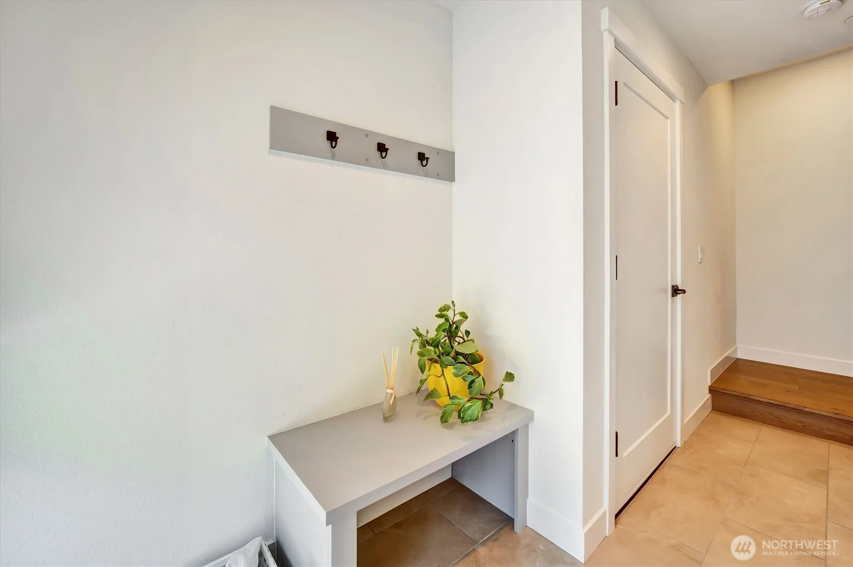 Property photo for 18402 Corliss Ave Avenue #a, Shoreline photo 4