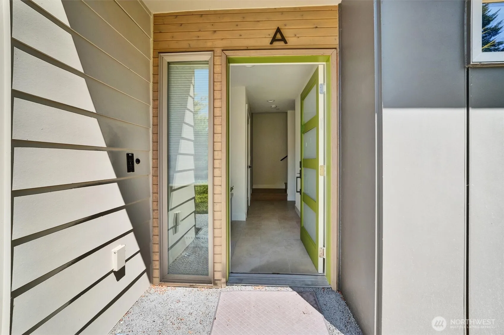 Property photo for 18402 Corliss Ave Avenue #a, Shoreline photo 3