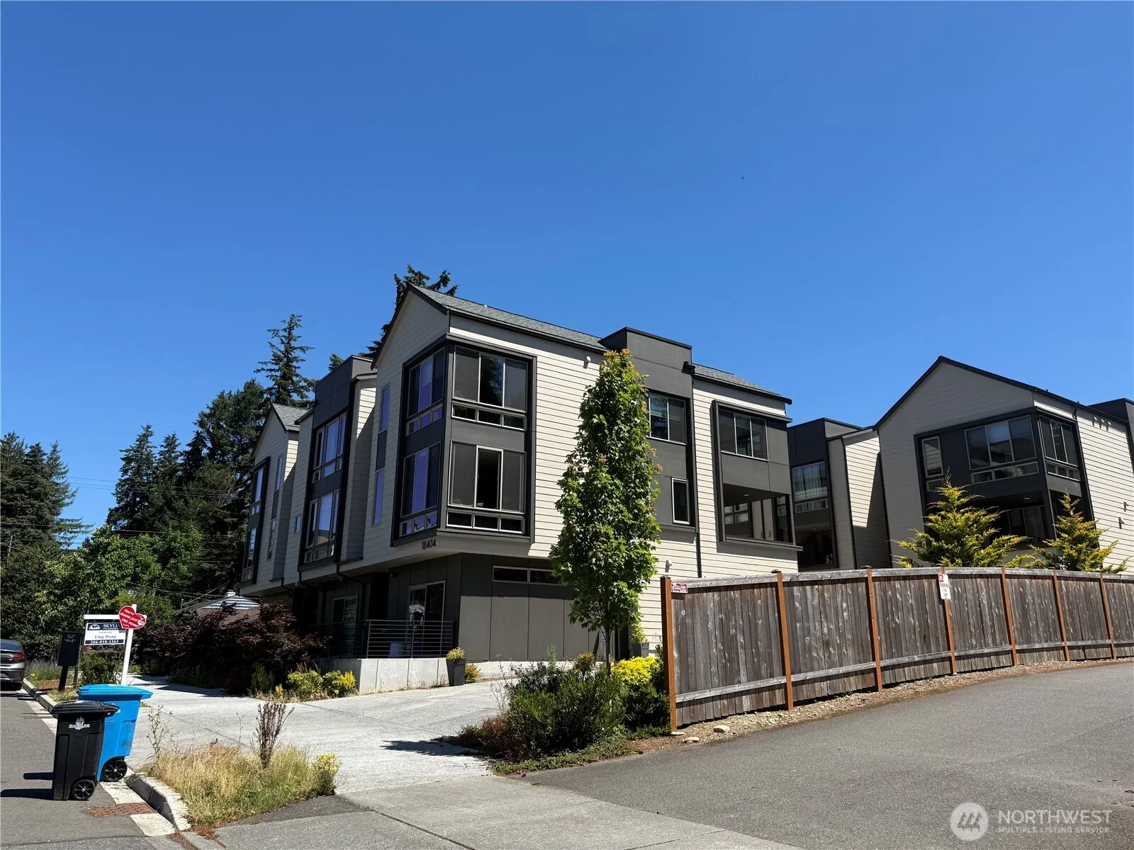 Property photo for 18402 Corliss Ave Avenue #a, Shoreline