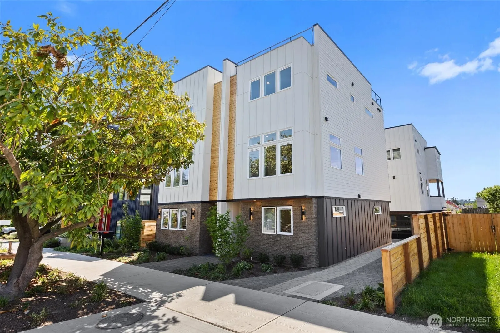 Property photo for 1131 Nw 60th Street #b, Seattle photo 2