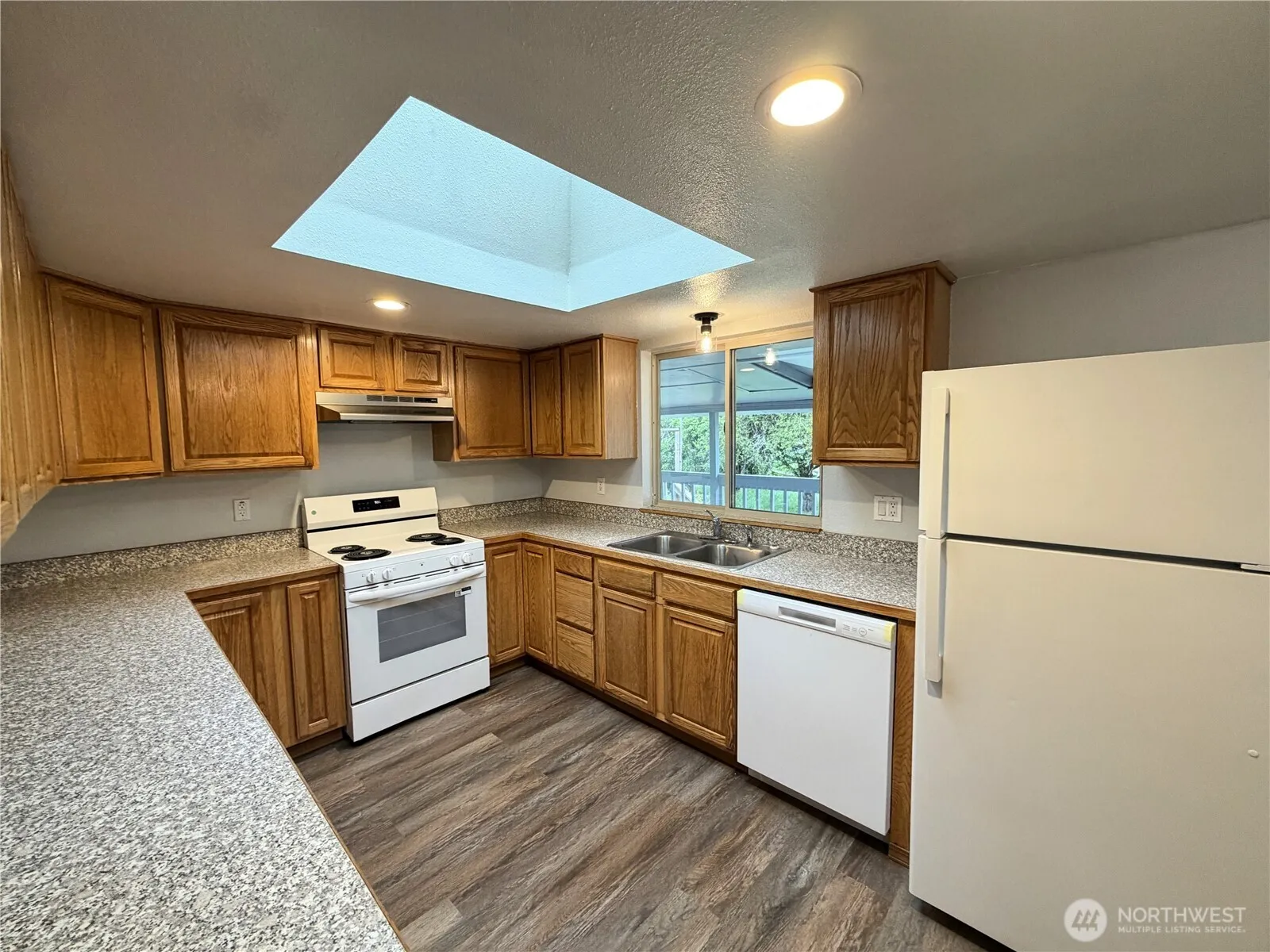 Property photo for 1615 154th Street E, Tacoma photo 2