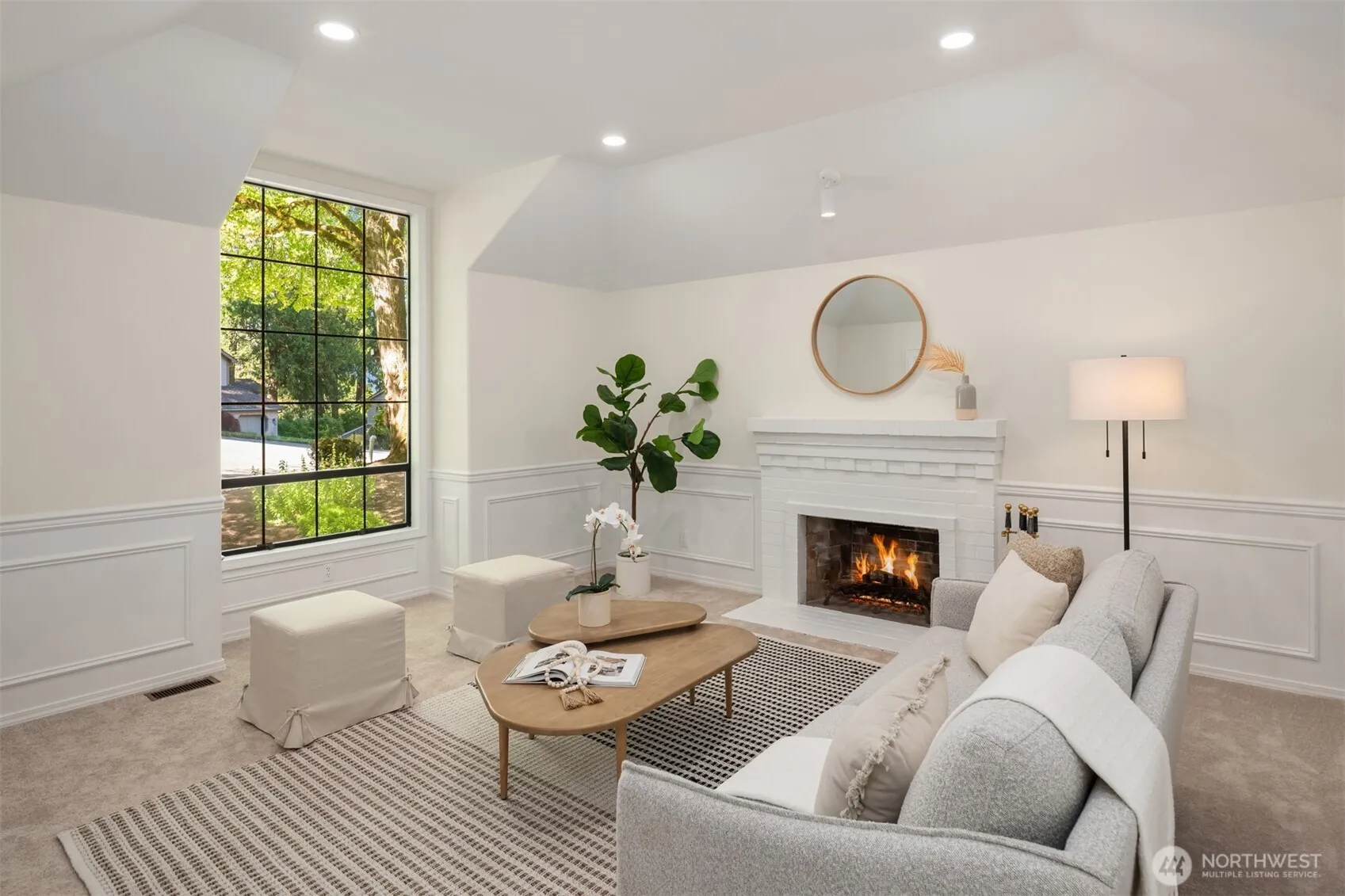 Property photo for 2815 Nw Pine Cone Drive, Issaquah photo 3
