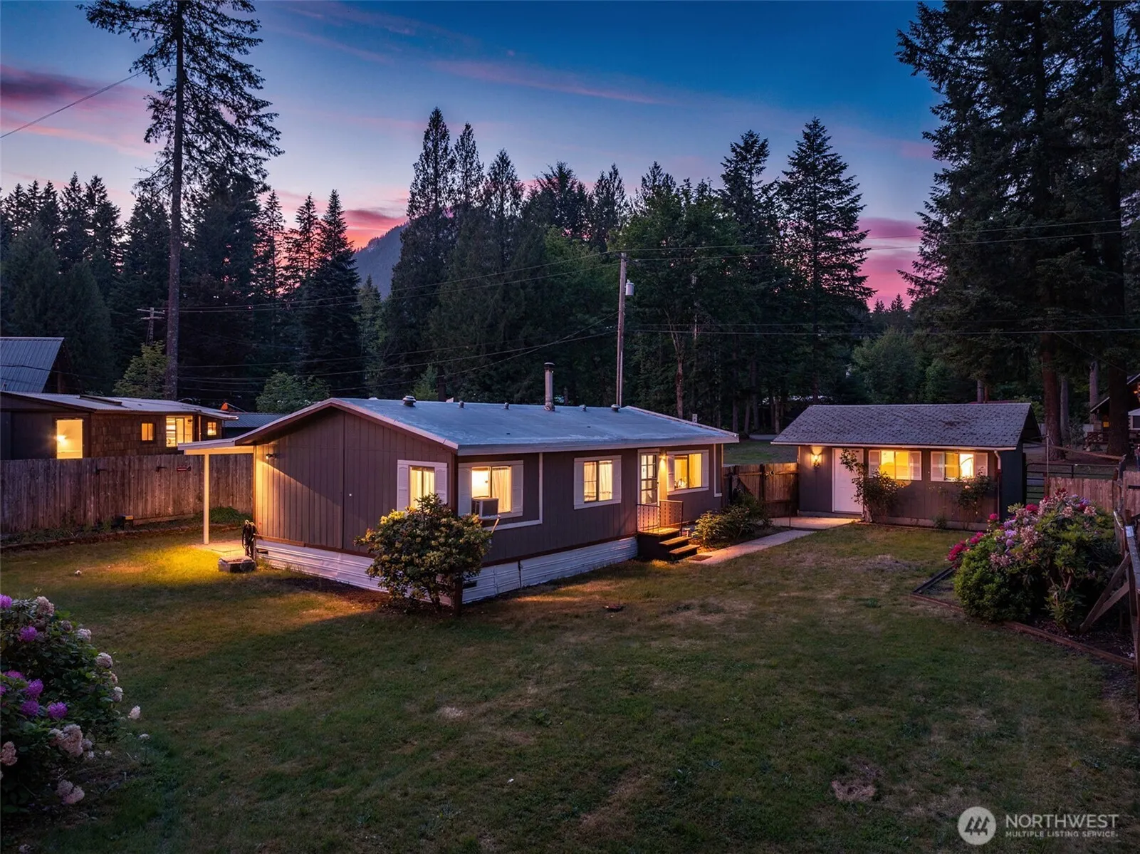 Property photo for 105 Mount Rainier Drive, Packwood
