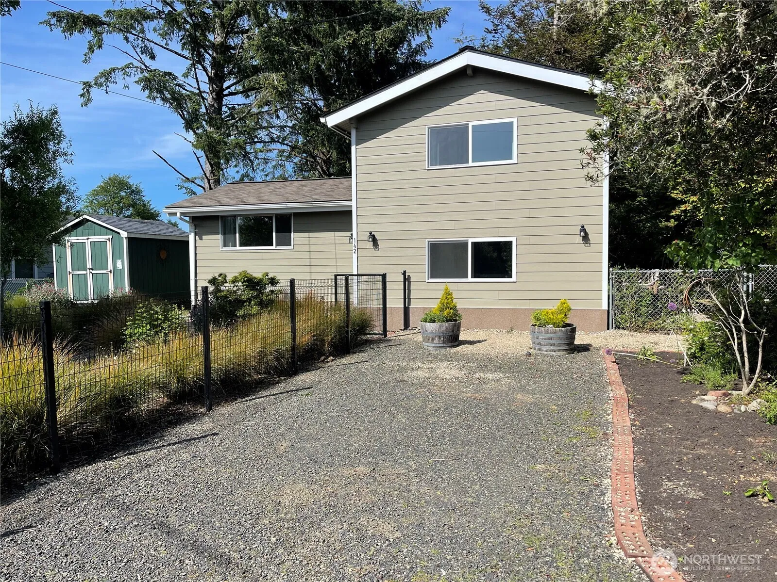 Property photo for 142 N Port Loop Ne, Ocean Shores photo 2