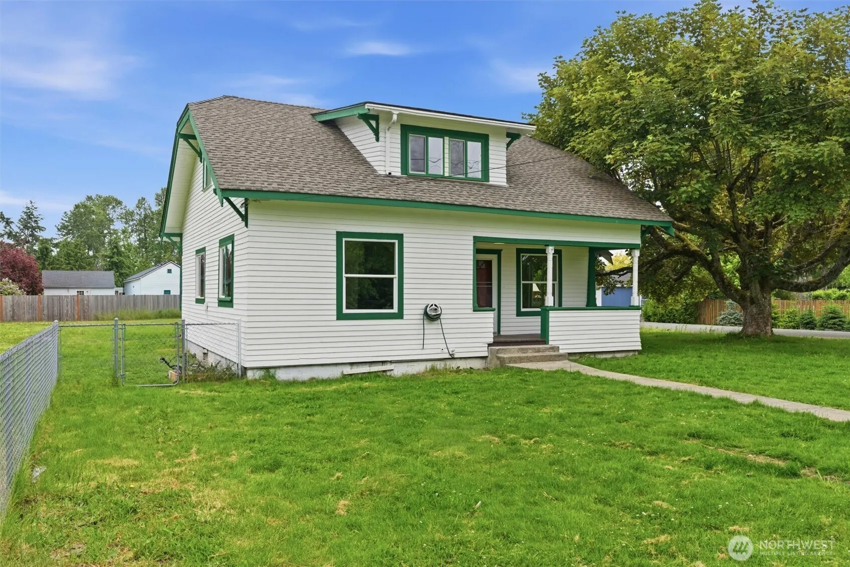 Property photo for 10302 E 40th Avenue, Tacoma