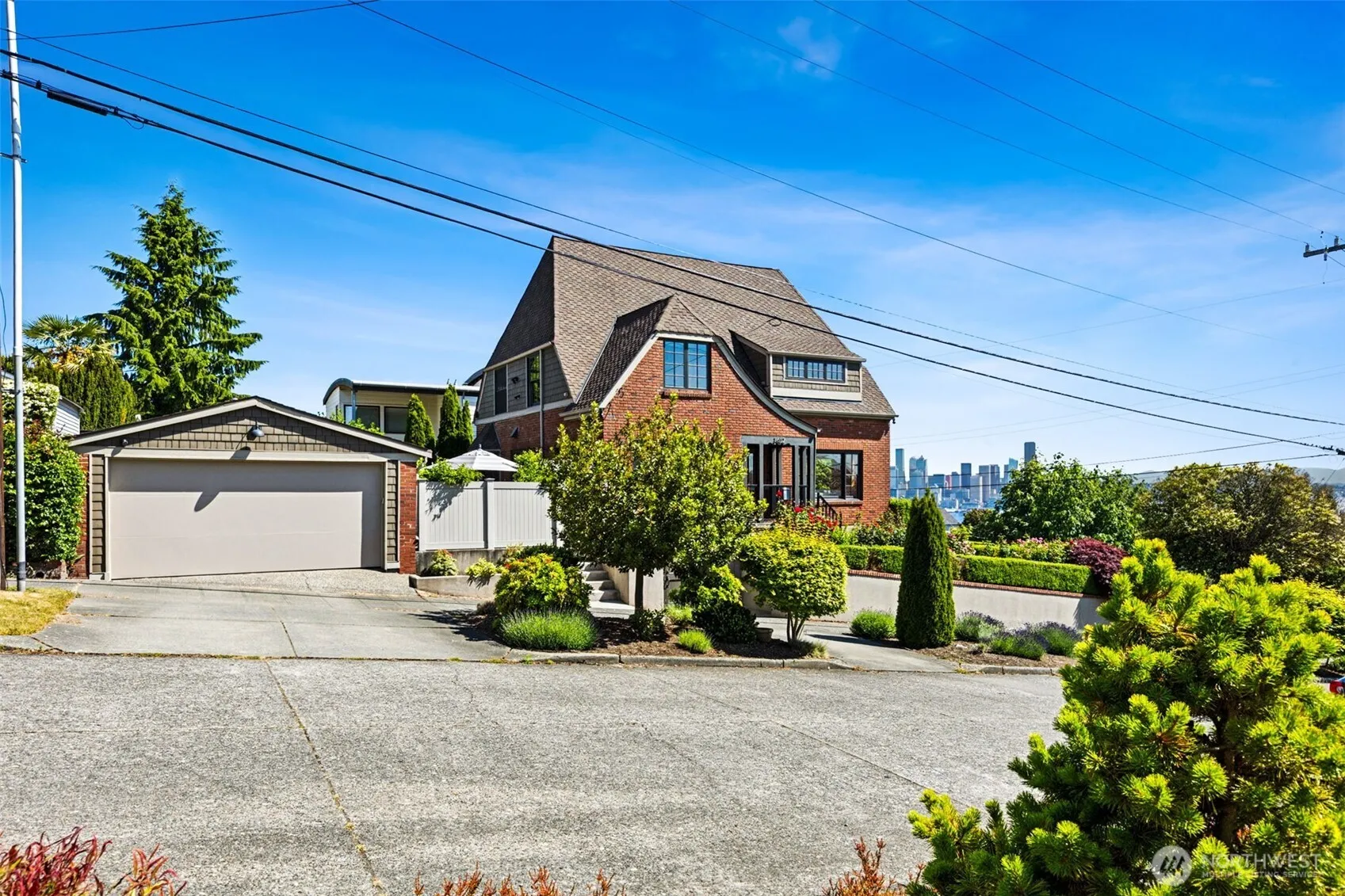 Property photo for 3602 Sw Lander Street, Seattle photo 2