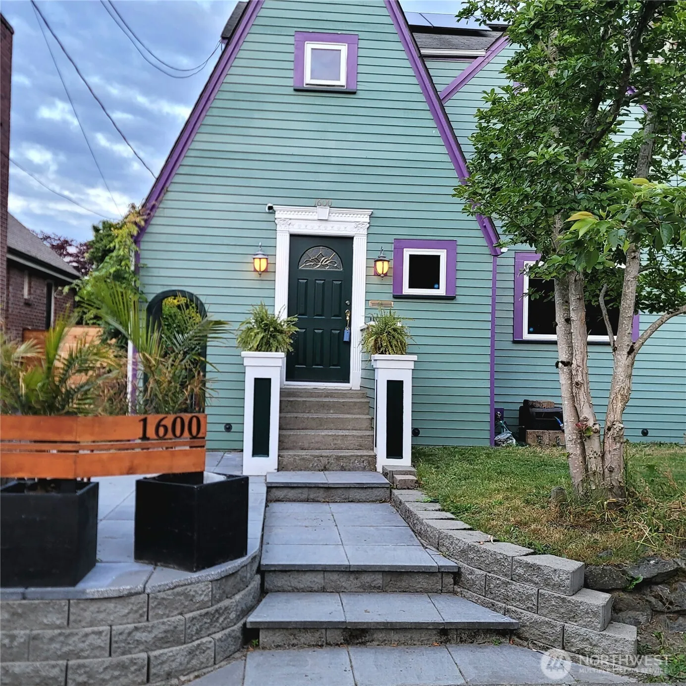 Property photo for 1600 27th Avenue, Seattle