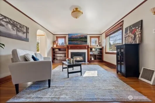 Property photo for 1600 27th Avenue, Seattle photo 3