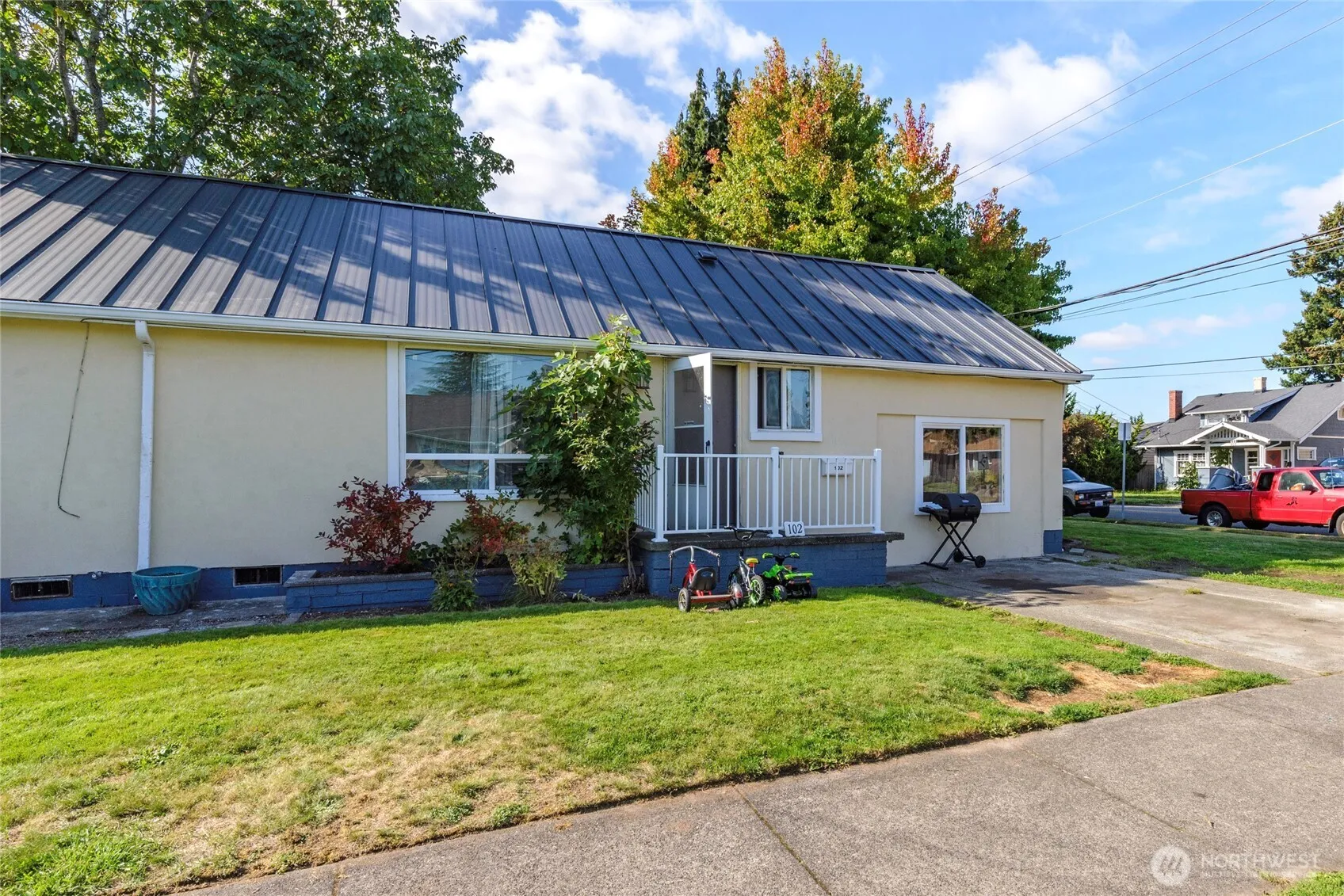 Property photo for 102 & 104 9th Street Sw, Puyallup photo 4