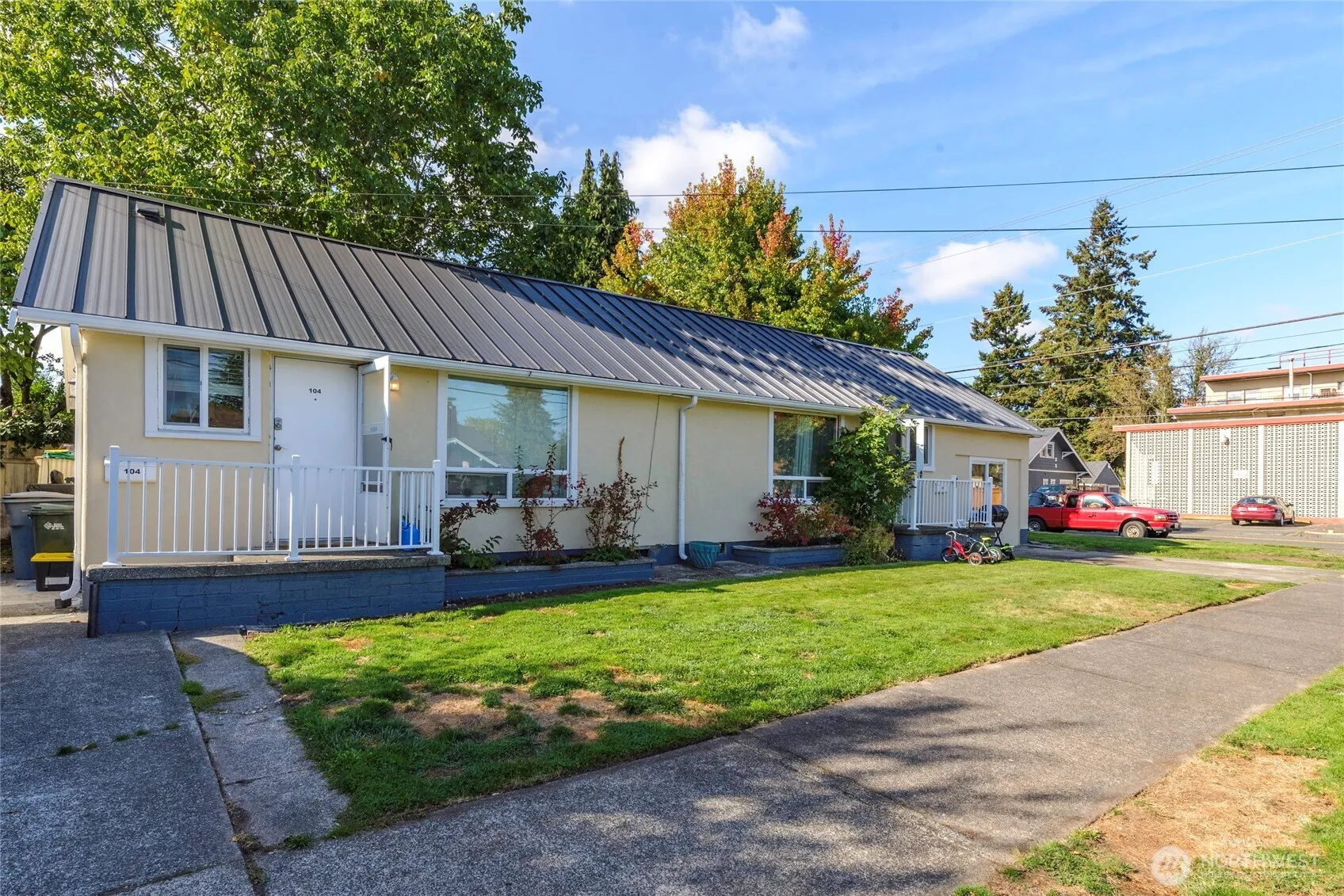 Property photo for 102 & 104 9th Street Sw, Puyallup photo 2