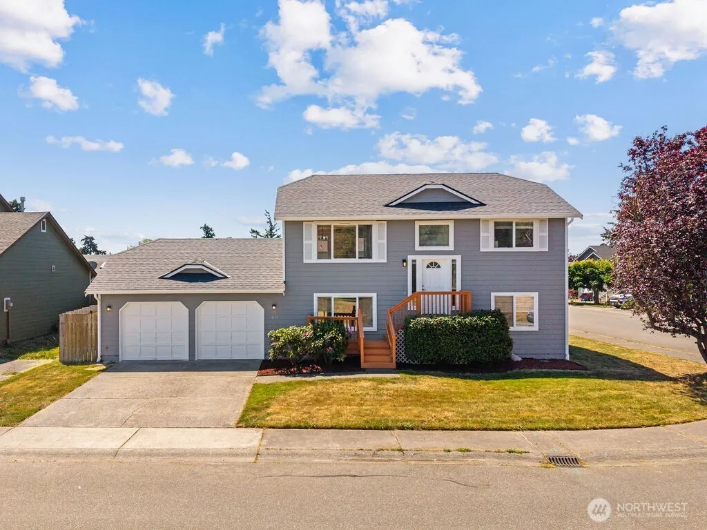 Property photo for 1675 Sw 8th Avenue, Oak Harbor