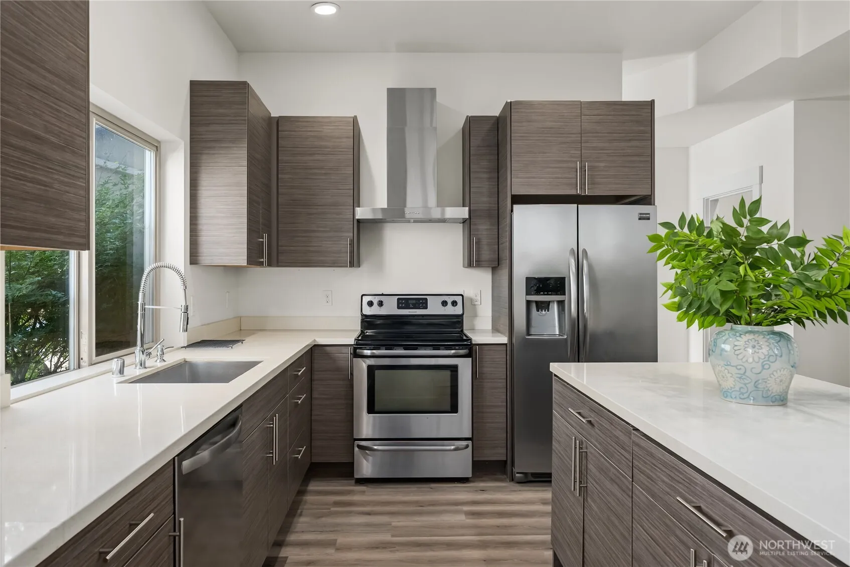 Property photo for 647 S 150th Street, Burien photo 2