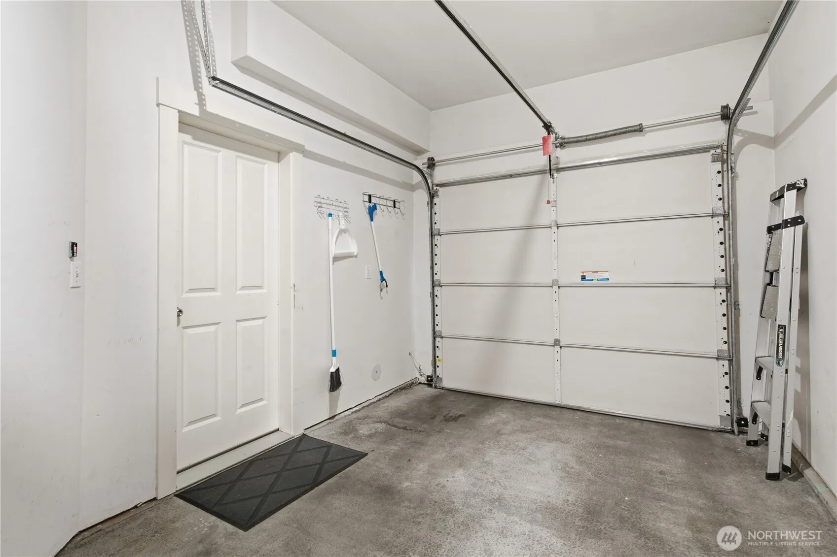 Property photo for 1017 Ne 123rd Street #c, Seattle photo 5