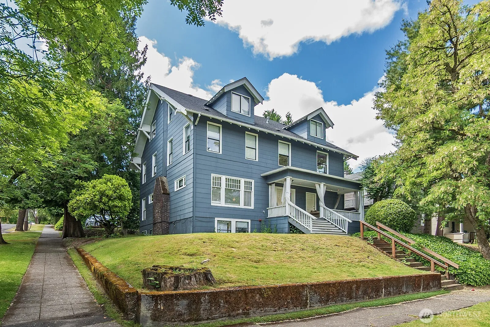 Property photo for 5201 19th Avenue Ne, Seattle