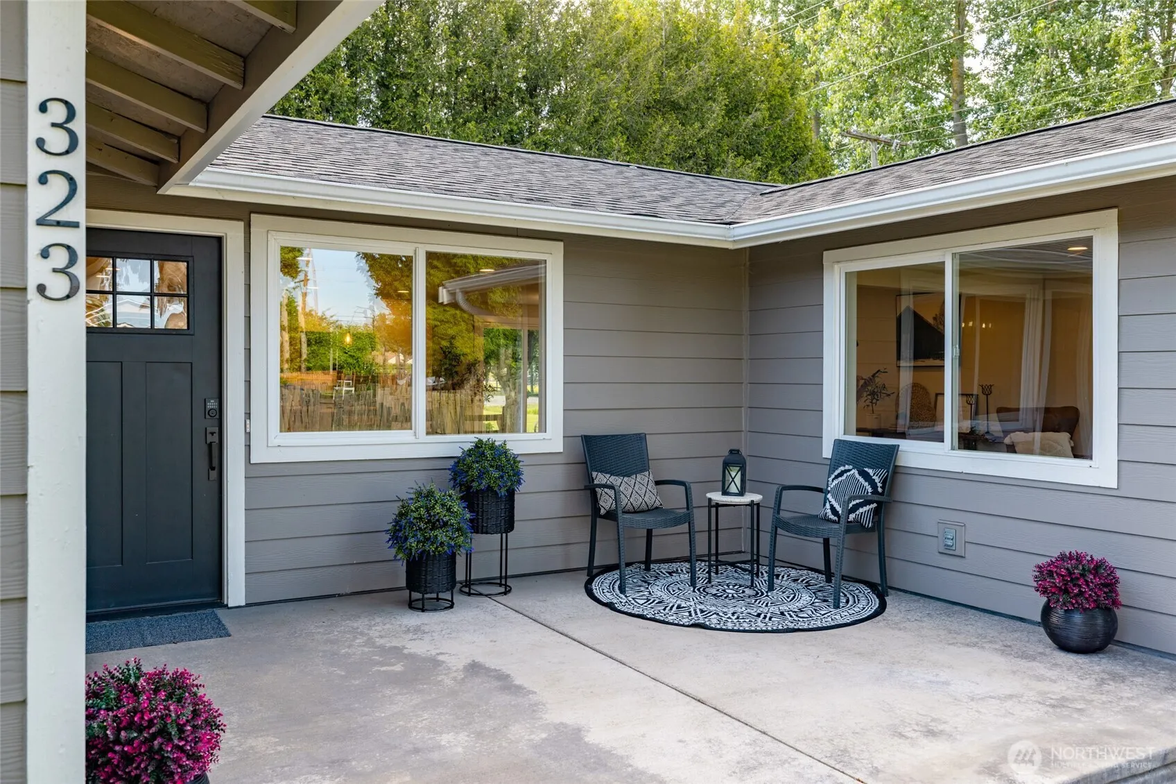 Property photo for 323 W King Tut Road, Bellingham photo 2
