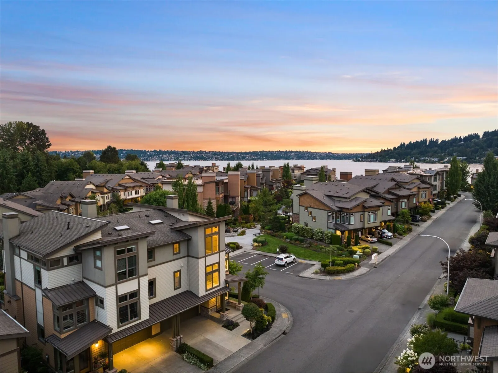 1211 N 42nd Place, Renton