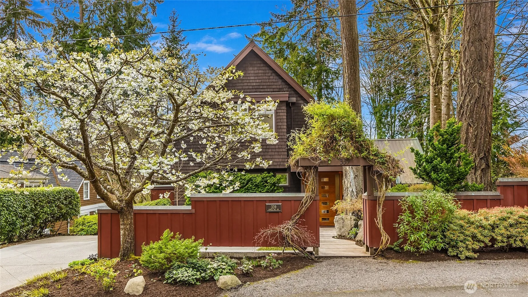 Property photo for 339 Lovell Avenue Sw, Bainbridge Island photo 4