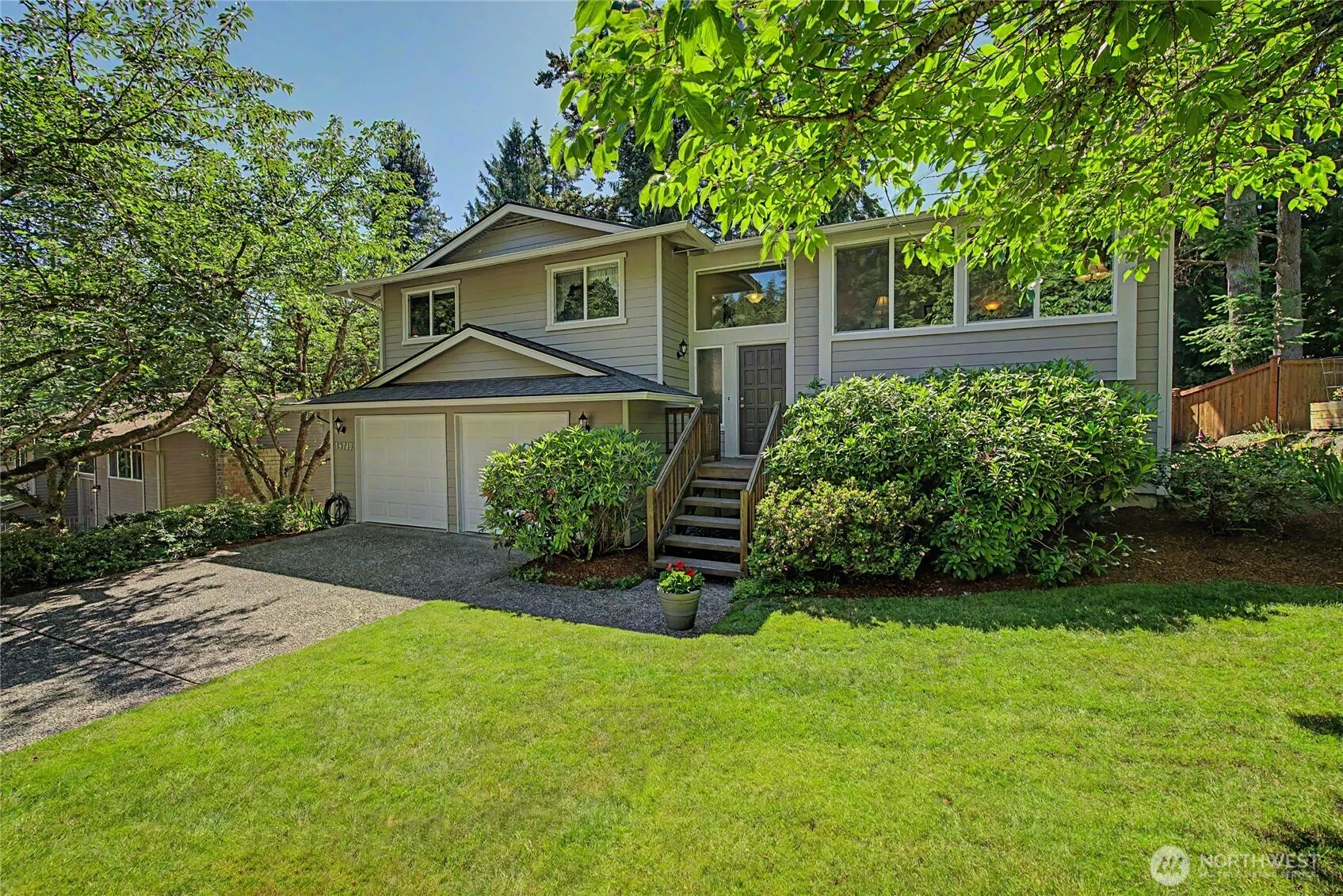 Property photo for 19719 41st Avenue Ne, Lake Forest Park