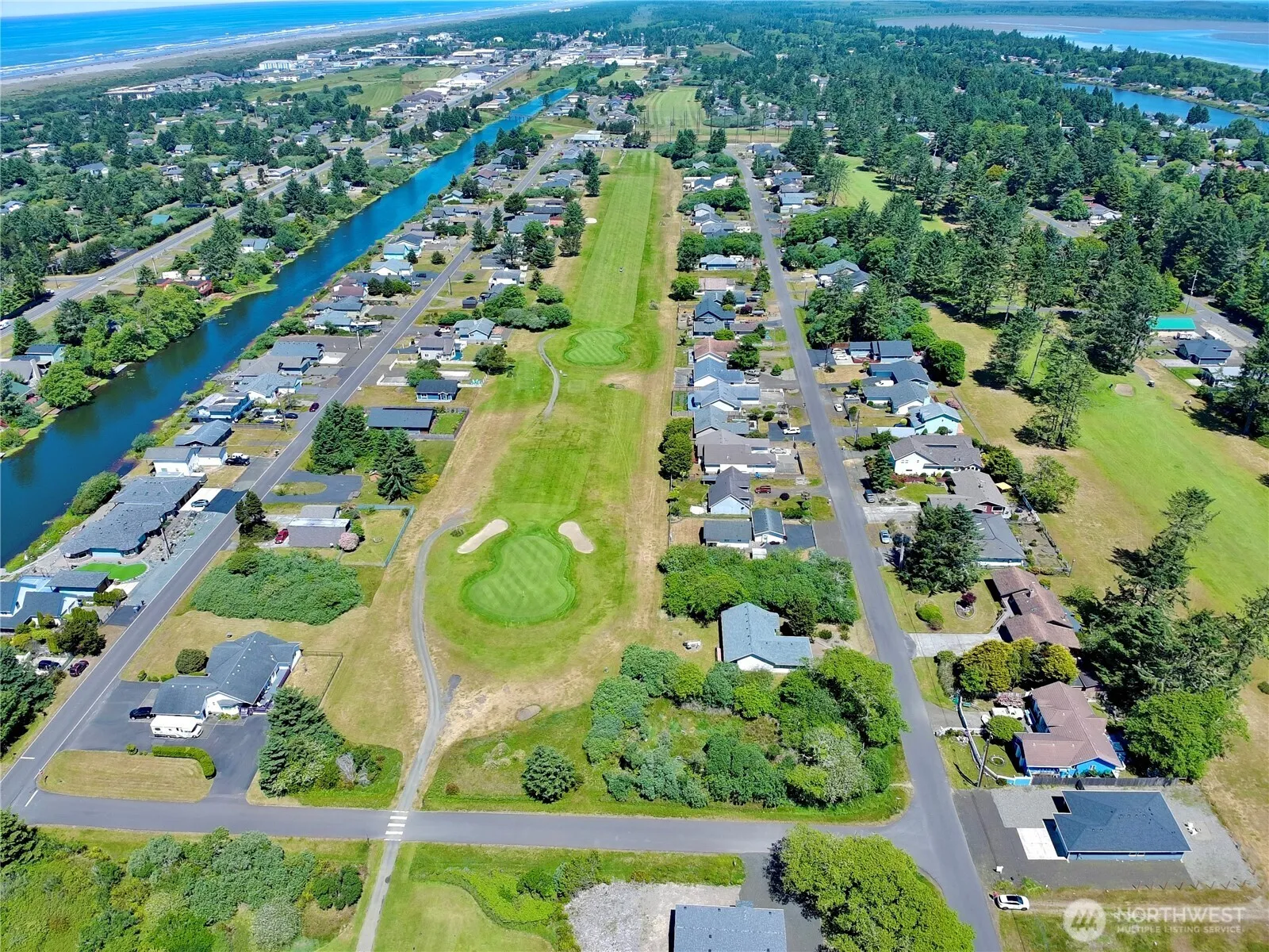 Property photo for 301 Octopus Avenue Ne, Ocean Shores photo 2