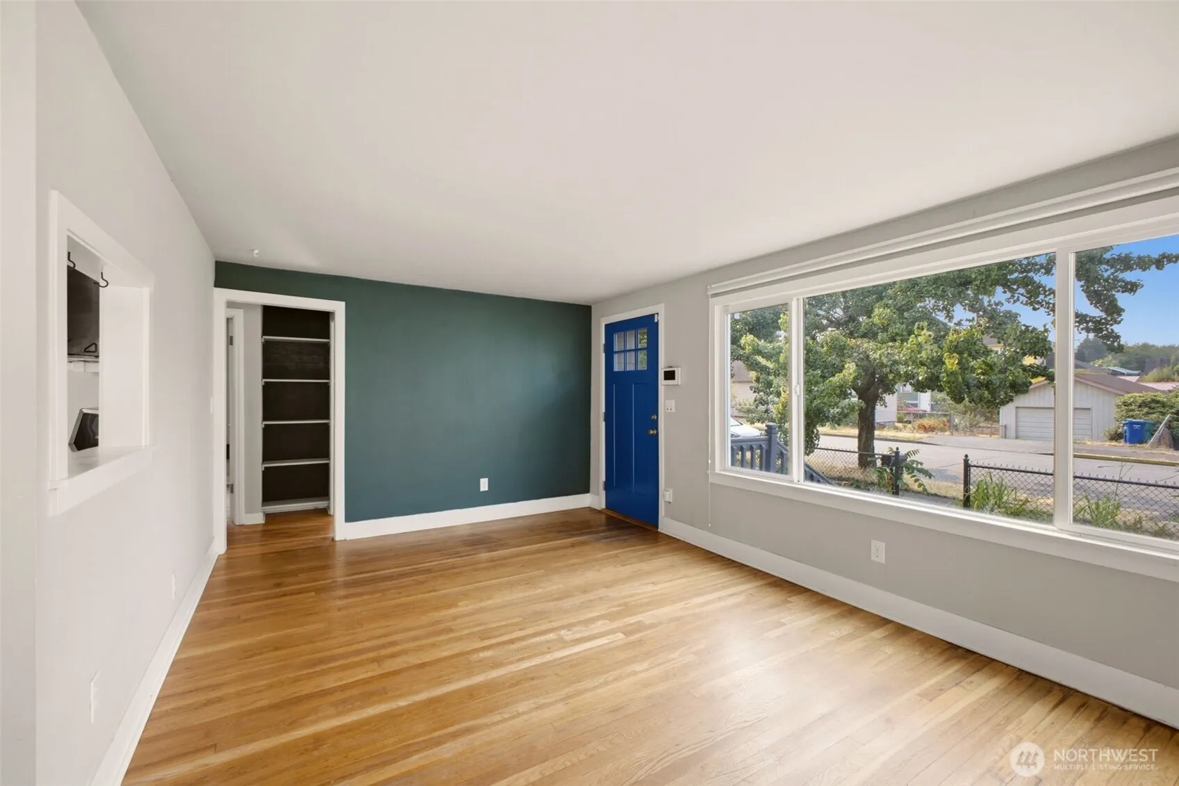 Property photo for 748 S Kenyon Street, Seattle photo 4