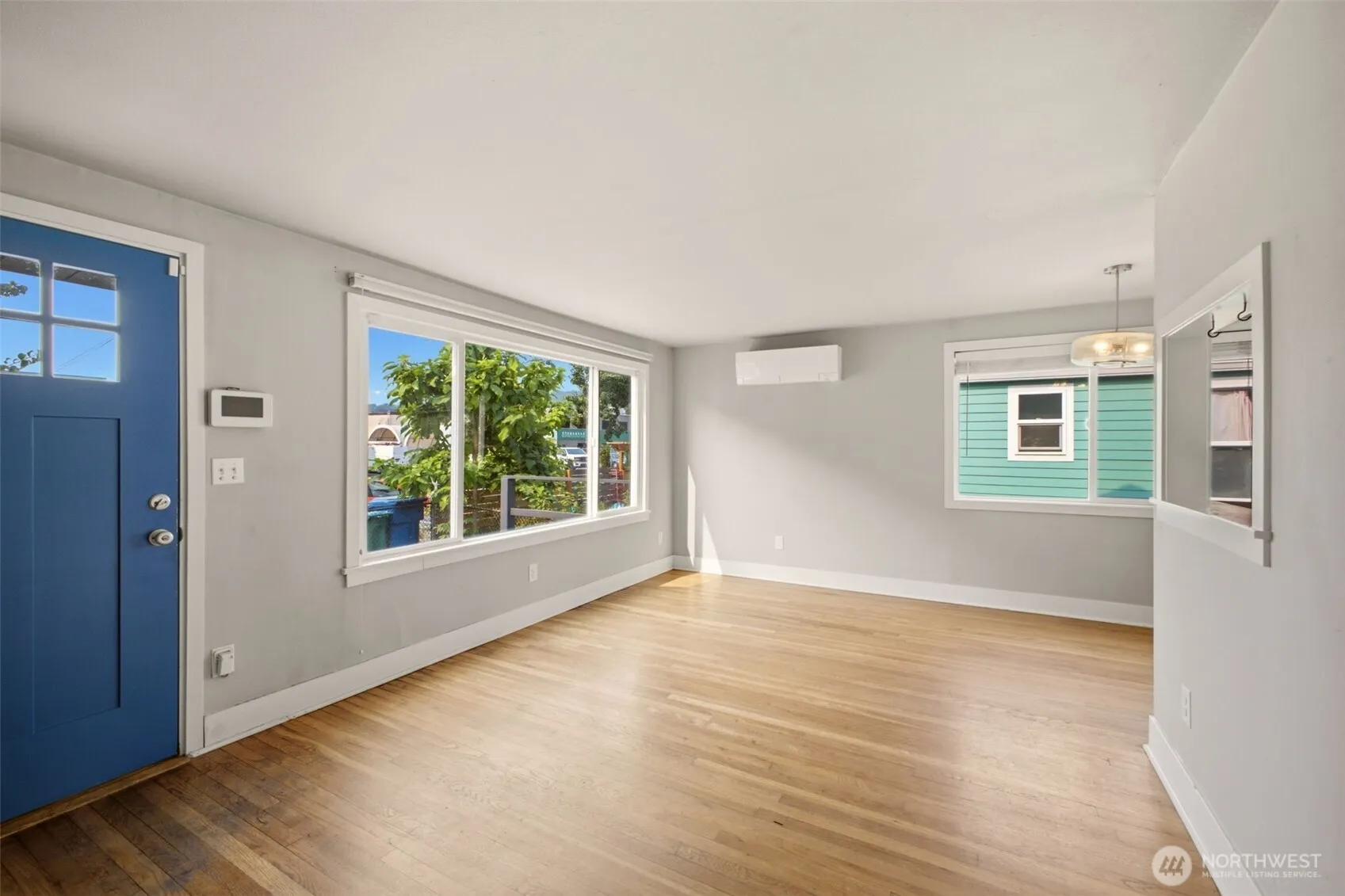 Property photo for 748 S Kenyon Street, Seattle photo 3