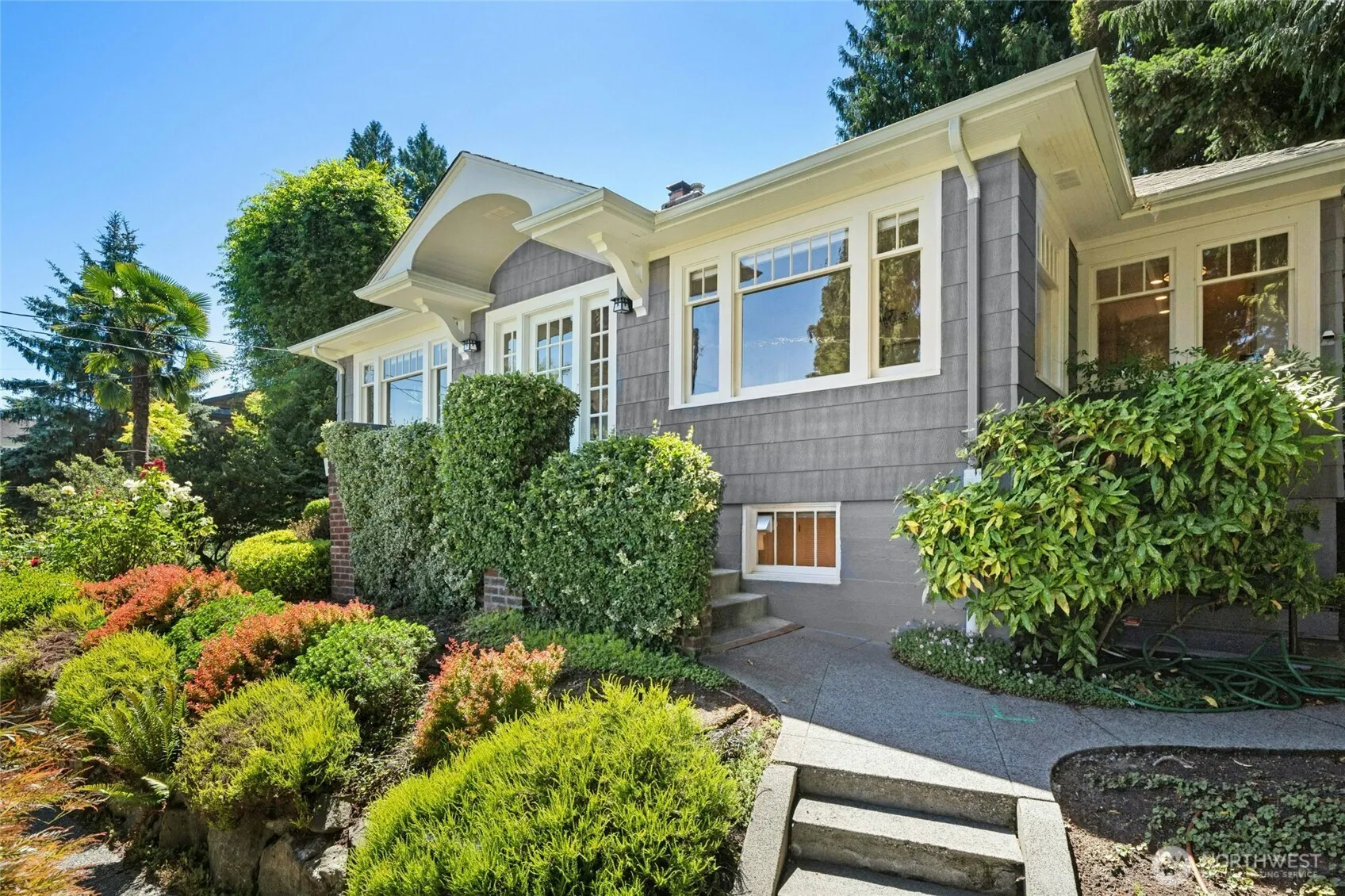 Property photo for 707 Lake Washington Boulevard S, Seattle photo 2