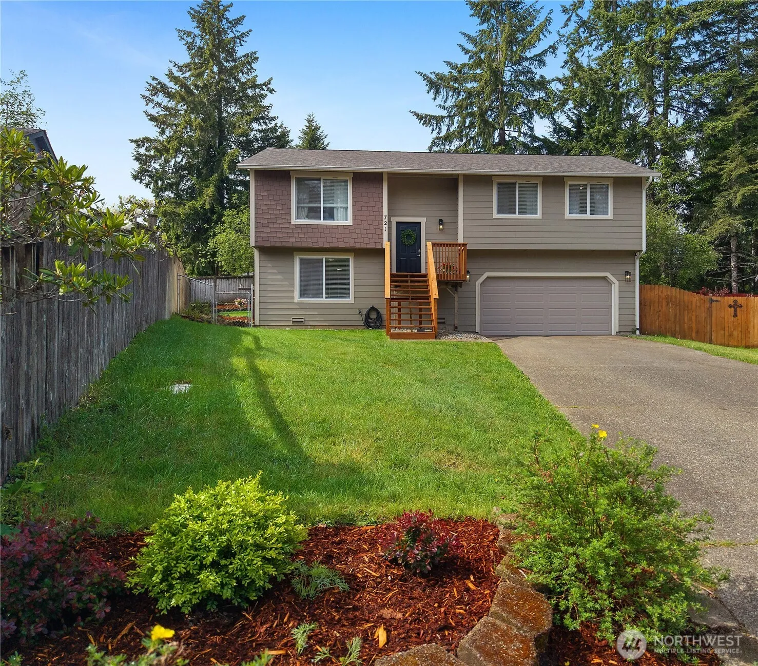 721 W Sunset Court, Shelton