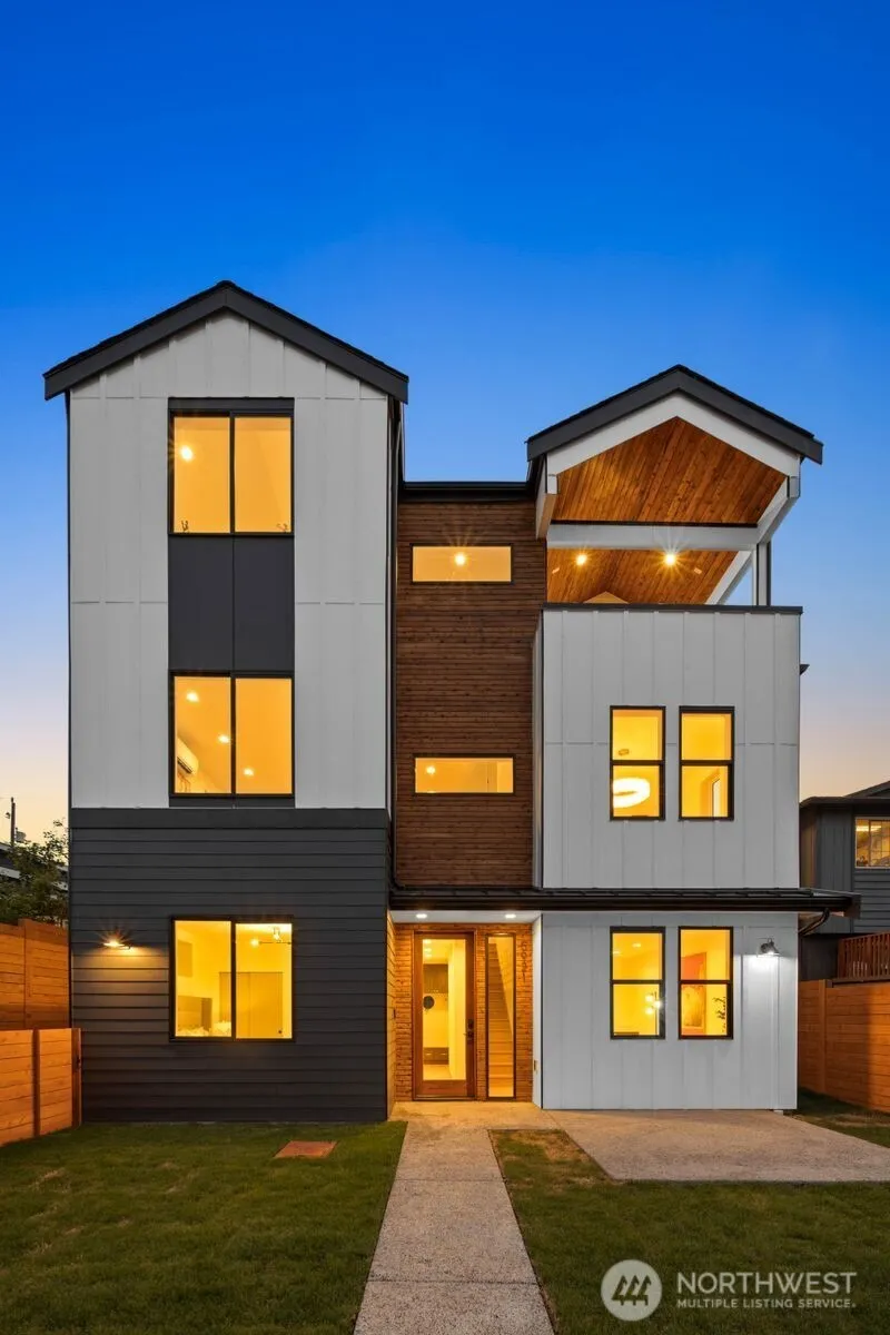 5921 32nd Avenue Sw, Seattle