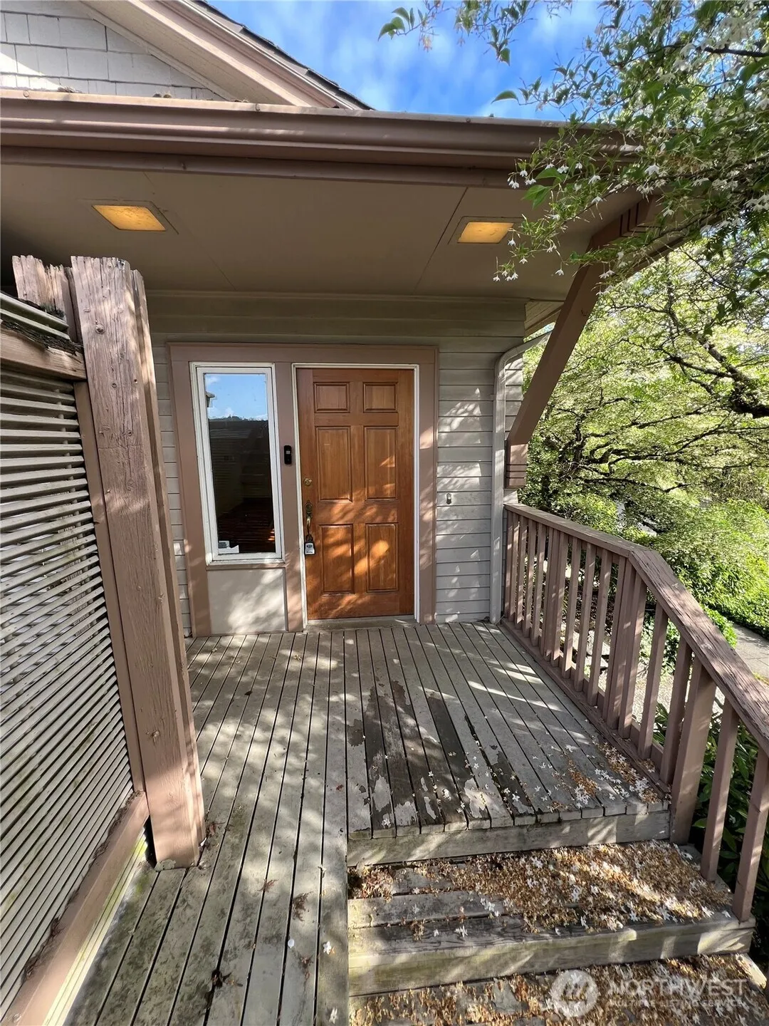 Property photo for 3021 Fuhrman Avenue E, Seattle photo 4