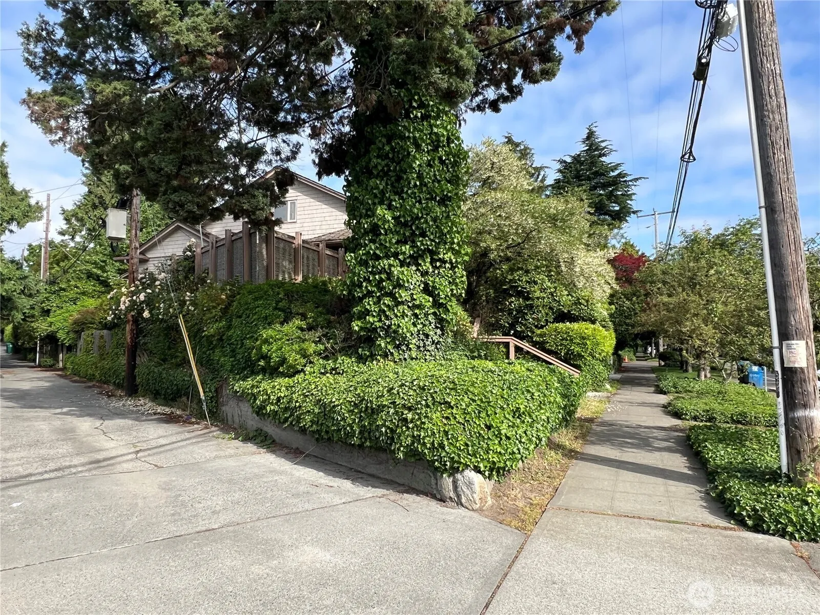 Property photo for 3021 Fuhrman Avenue E, Seattle photo 3