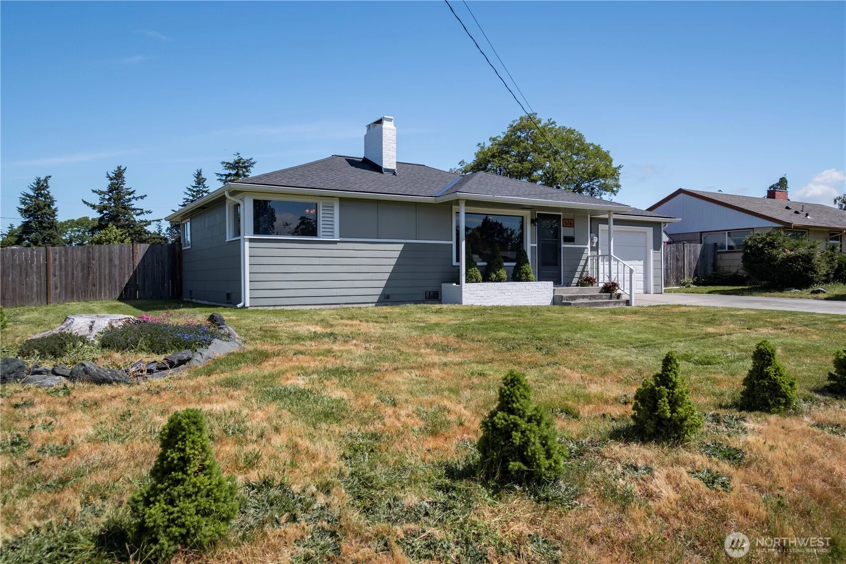 Property photo for 576 Se 5th Avenue, Oak Harbor photo 2