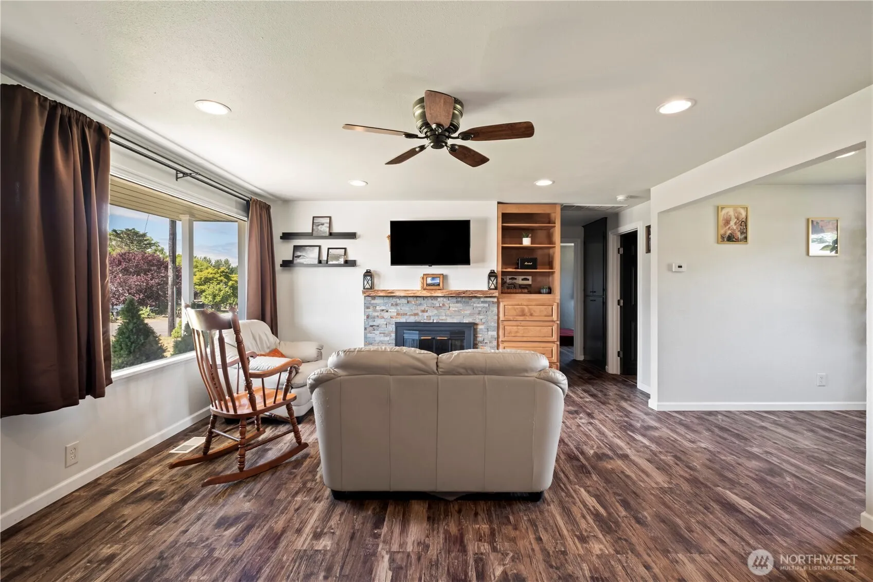 Property photo for 576 Se 5th Avenue, Oak Harbor photo 5