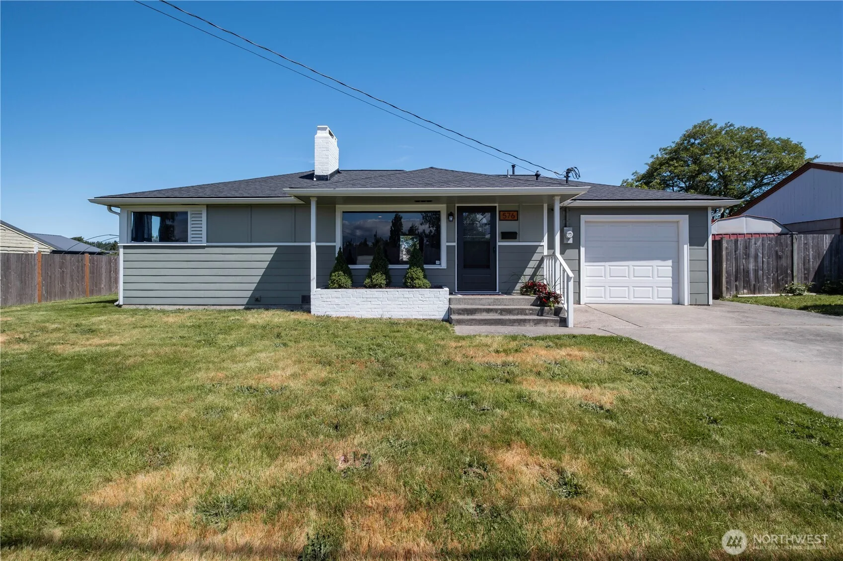 Property photo for 576 Se 5th Avenue, Oak Harbor