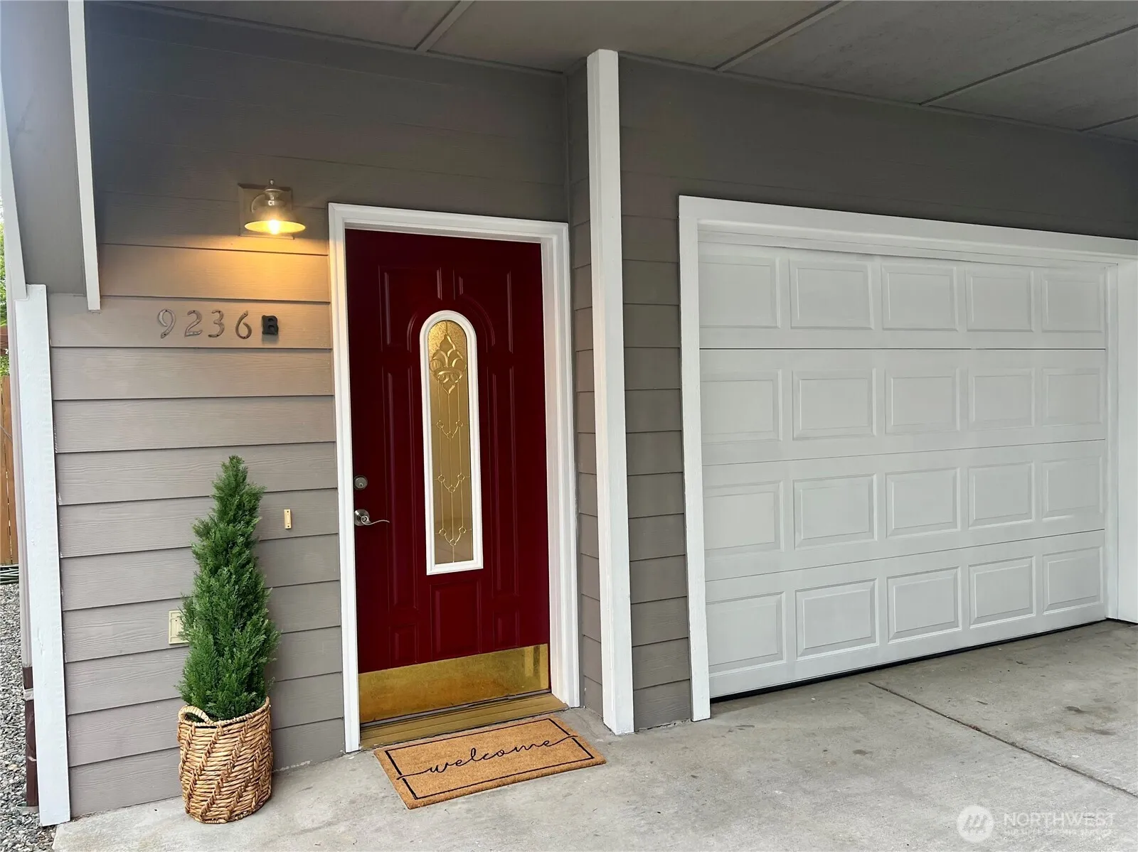 Property photo for 9236 Interlake Avenue N #b, Seattle