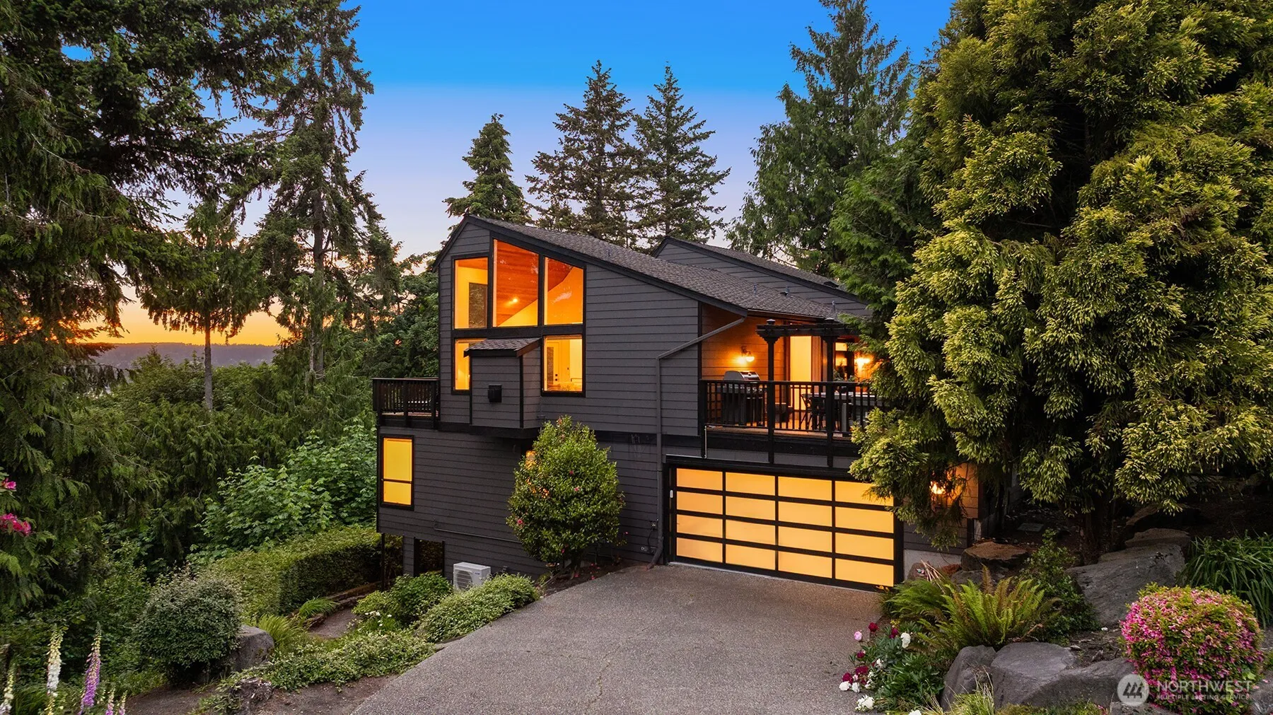 Property photo for 13441 64th Terrace Ne, Kirkland
