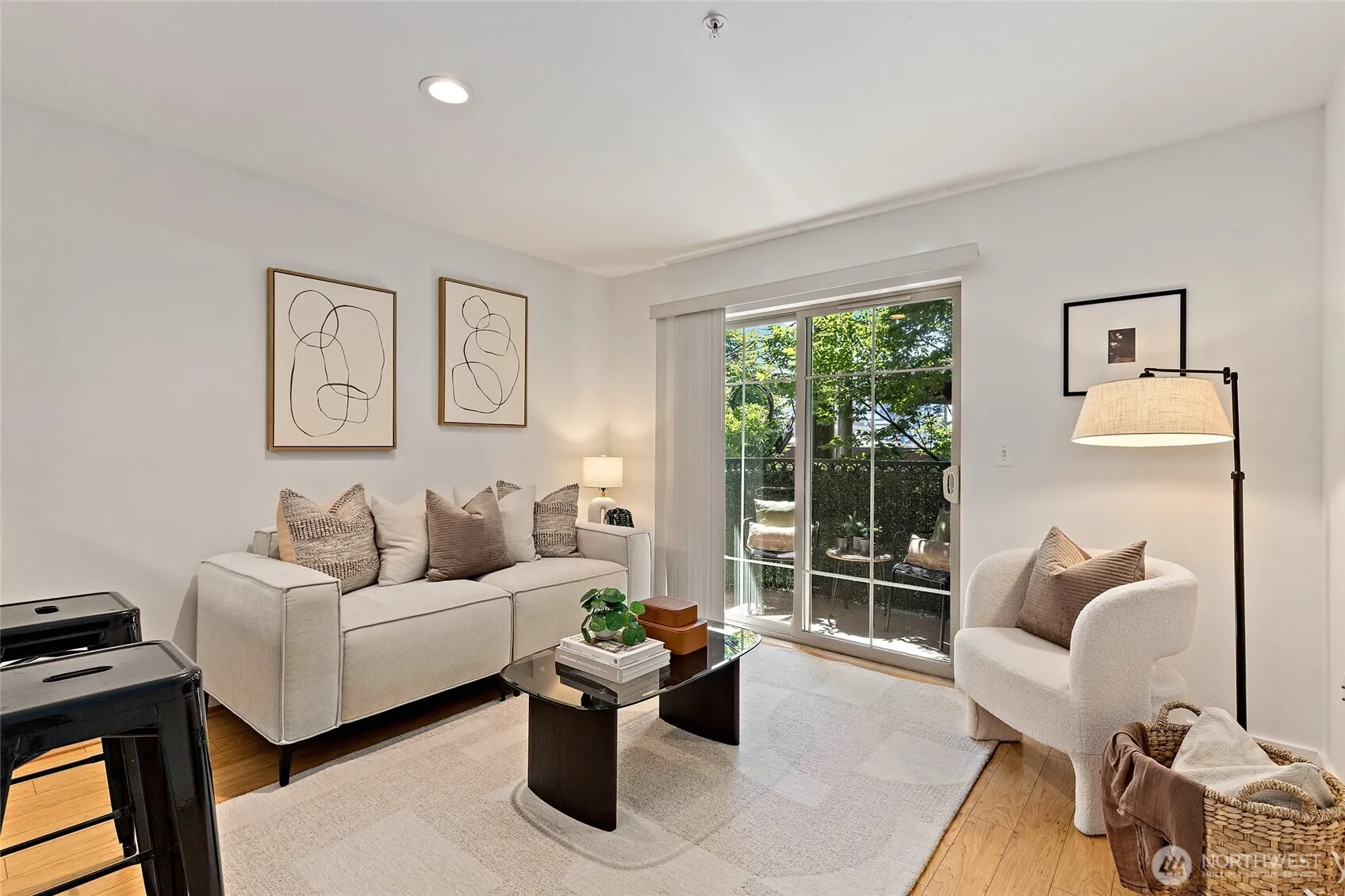 Property photo for 700 E Denny Way #206, Seattle photo 2