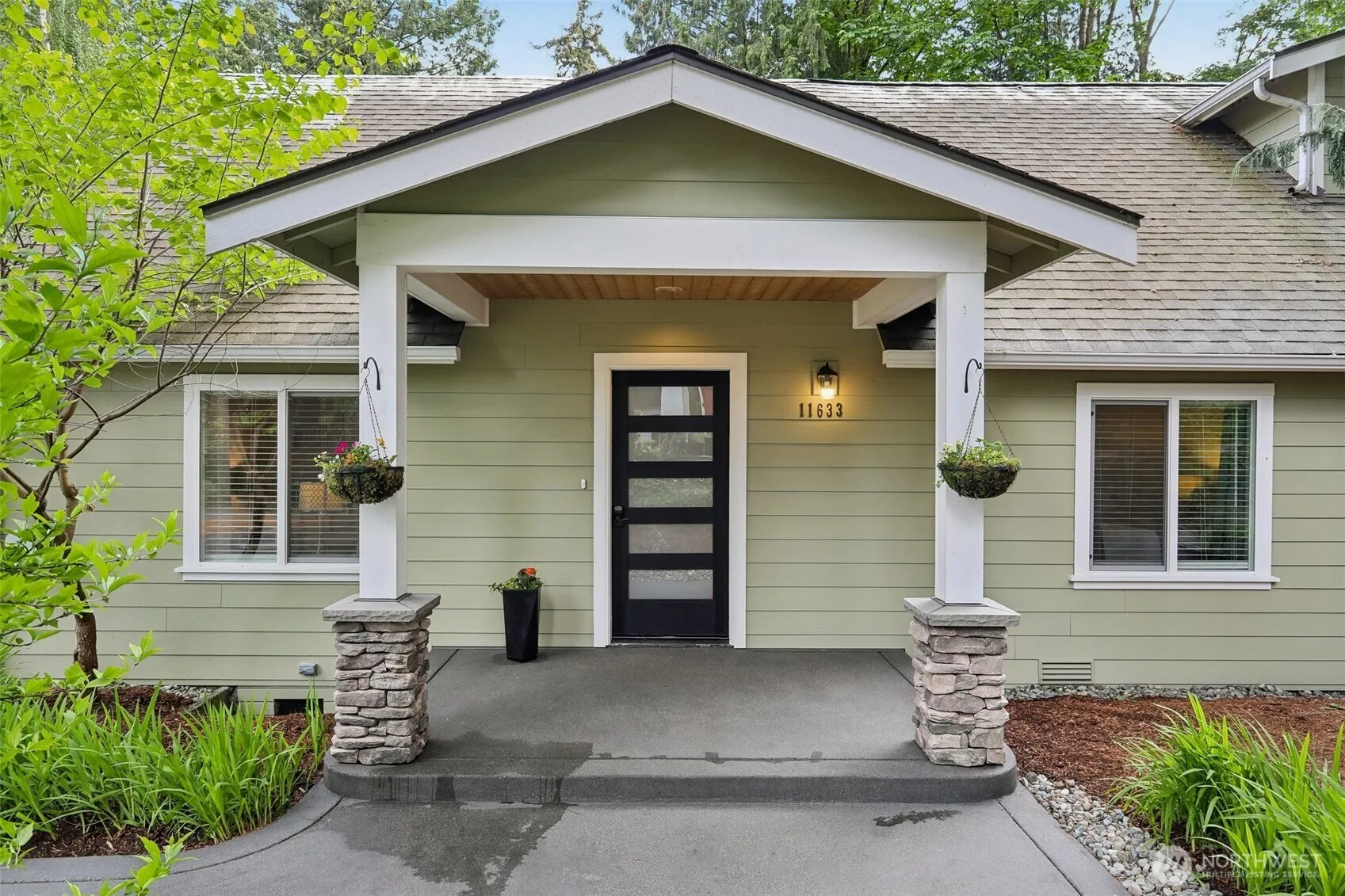 Property photo for 11633 Ne 92nd Street, Kirkland photo 3
