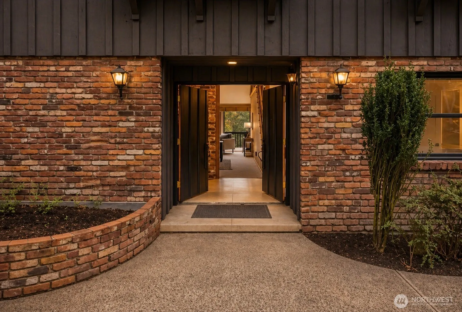 Property photo for 16521 Ne 1st Place, Bellevue