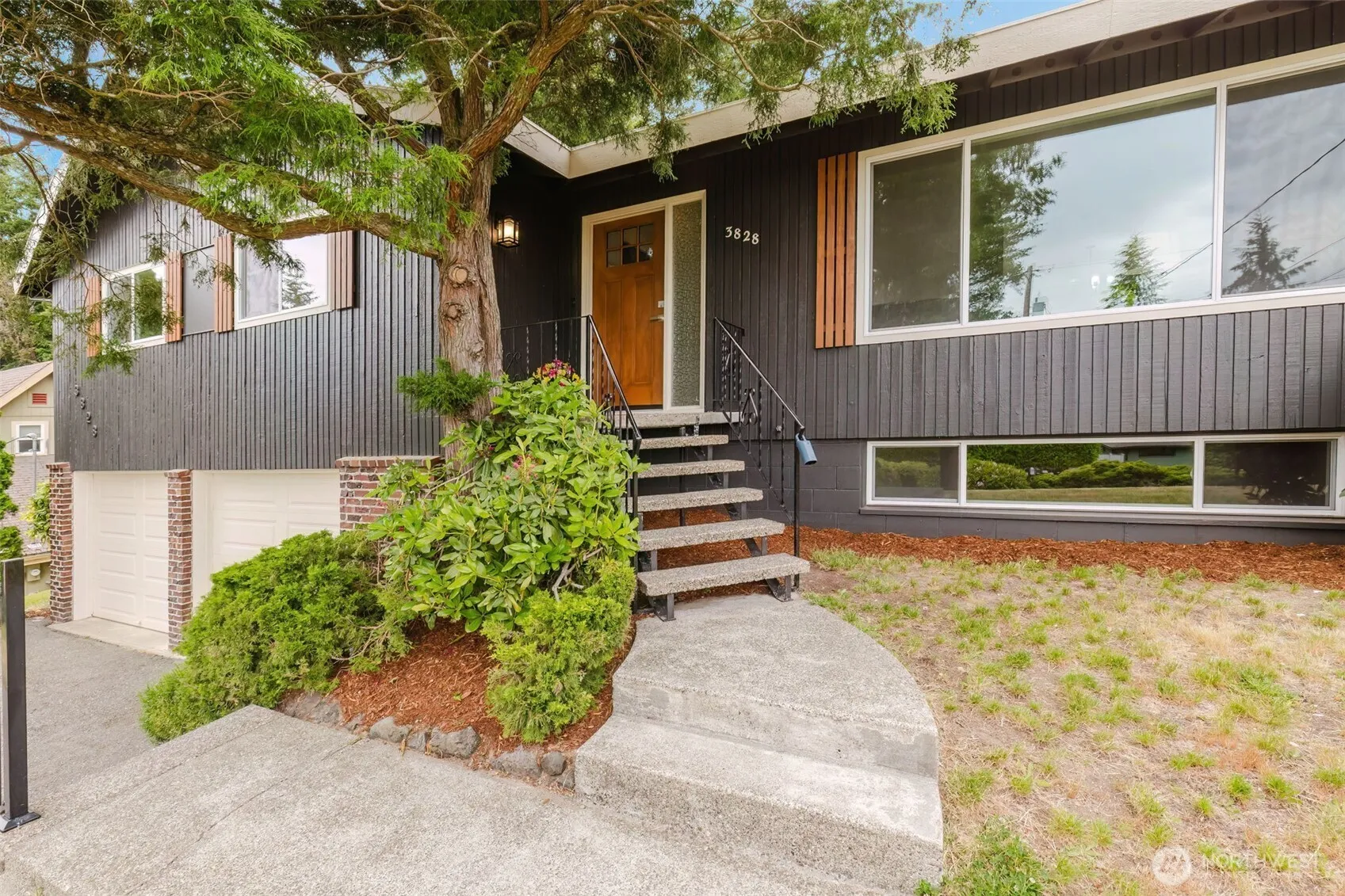 Property photo for 3828 Harbel Drive Ne, Bremerton photo 4