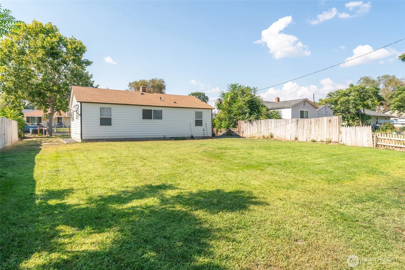 Property photo for 519 N Clark Road, Moses Lake photo 2