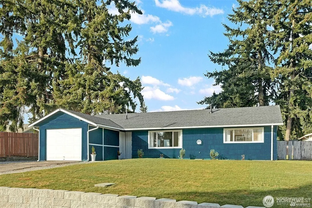 Property photo for 3708 Ne 22nd Street, Renton photo 2