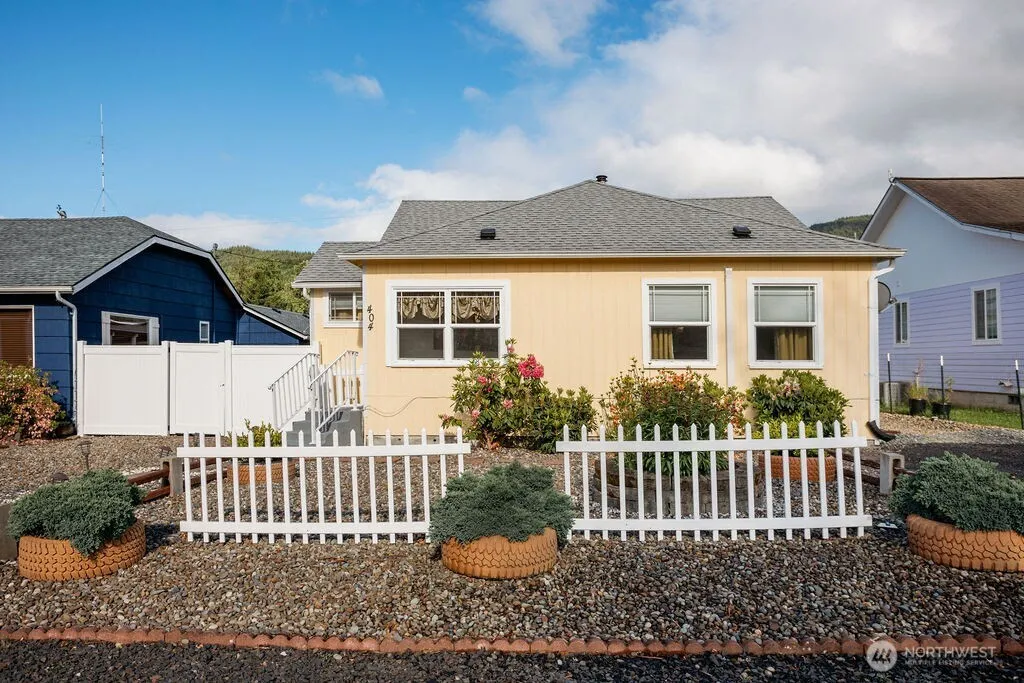 Property photo for 404 Jackson Street, Ryderwood
