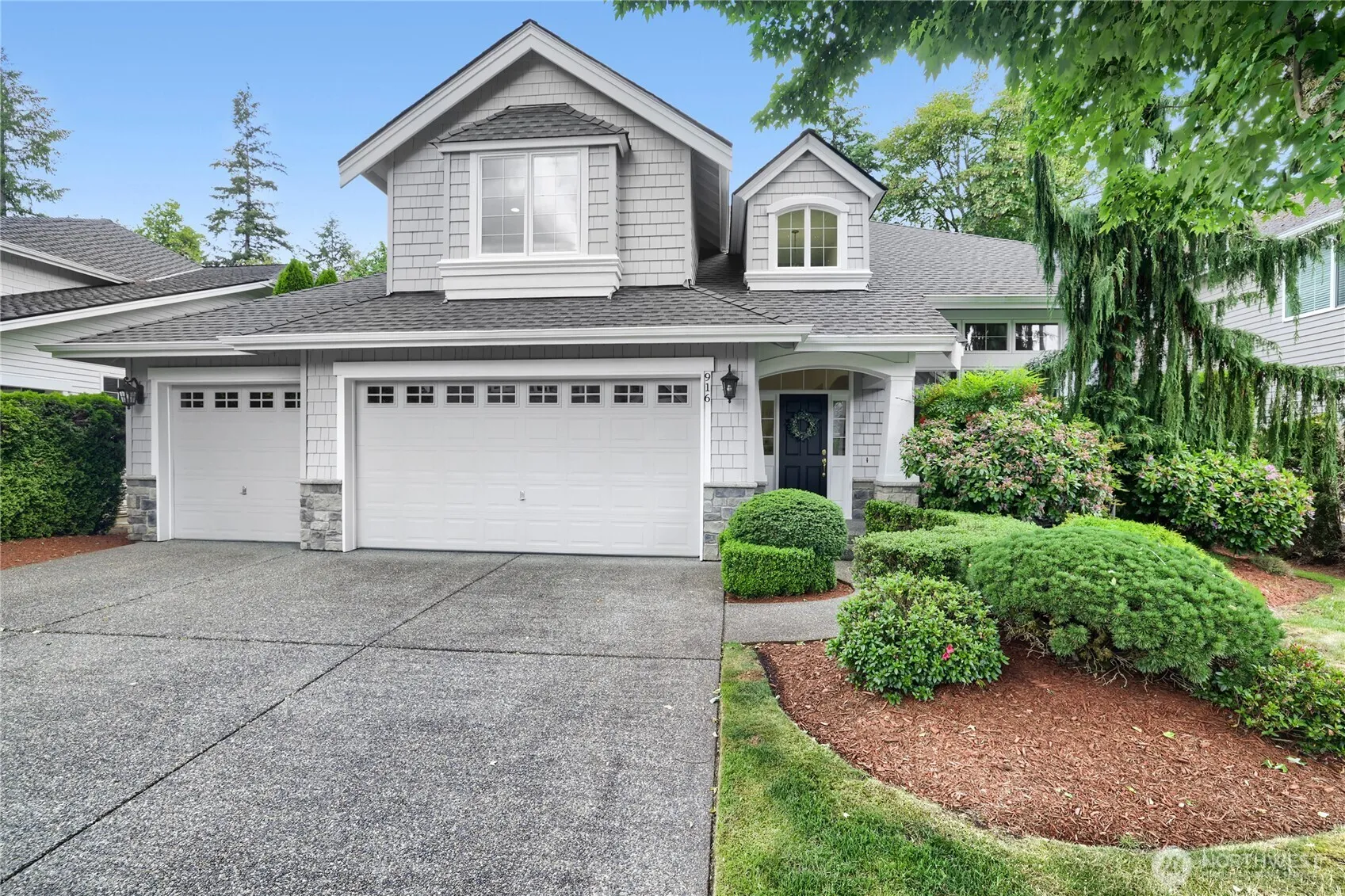 Property photo for 916 275th Place Se, Sammamish