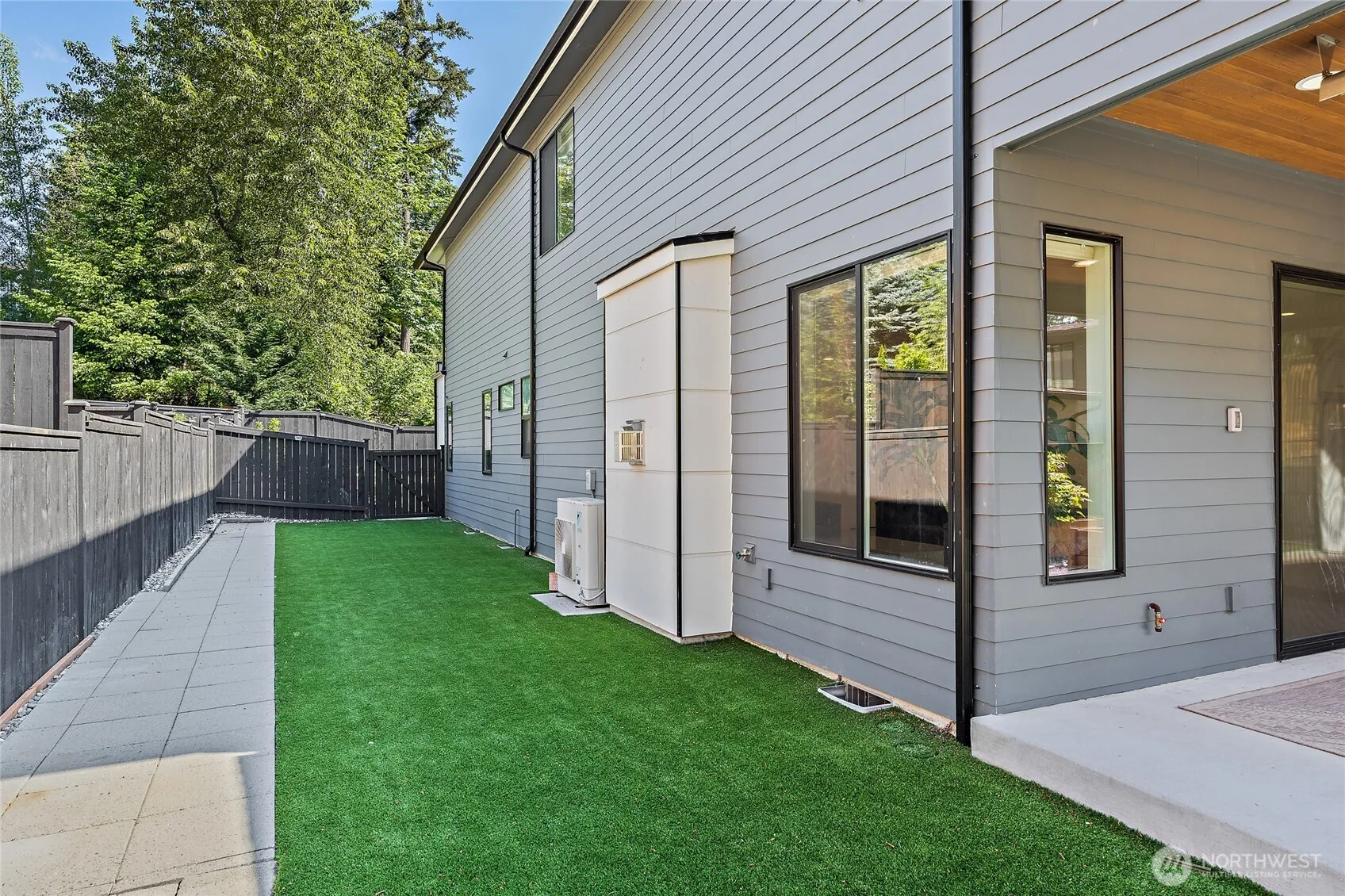Property photo for 11312 115th Avenue Ne, Kirkland photo 2
