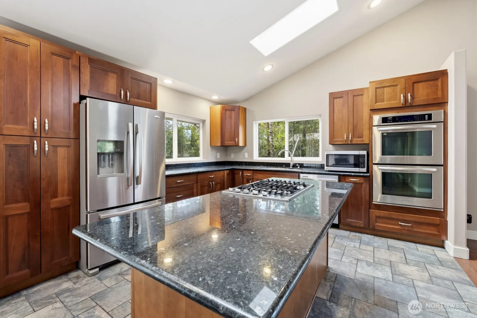 Property photo for 871 Ne Larson Blvd, Belfair