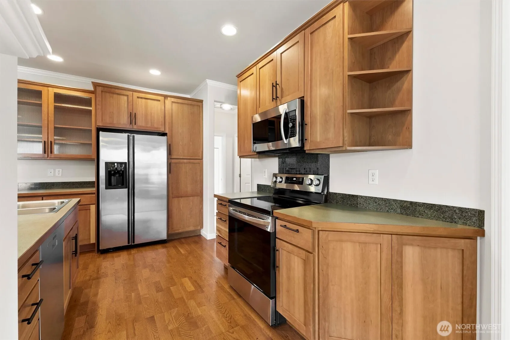 Property photo for 1149 Aaron Drive #b, Lynden photo 3