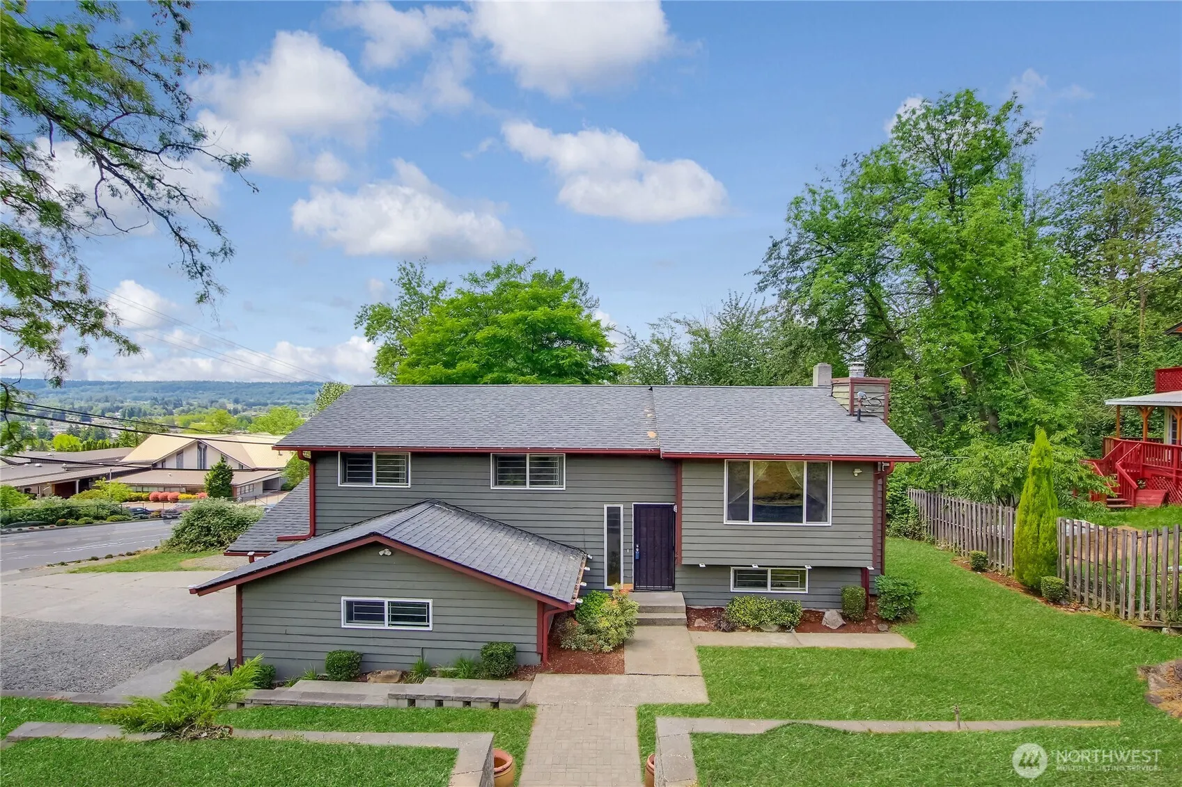 Property photo for 707 Alvord Avenue N, Kent