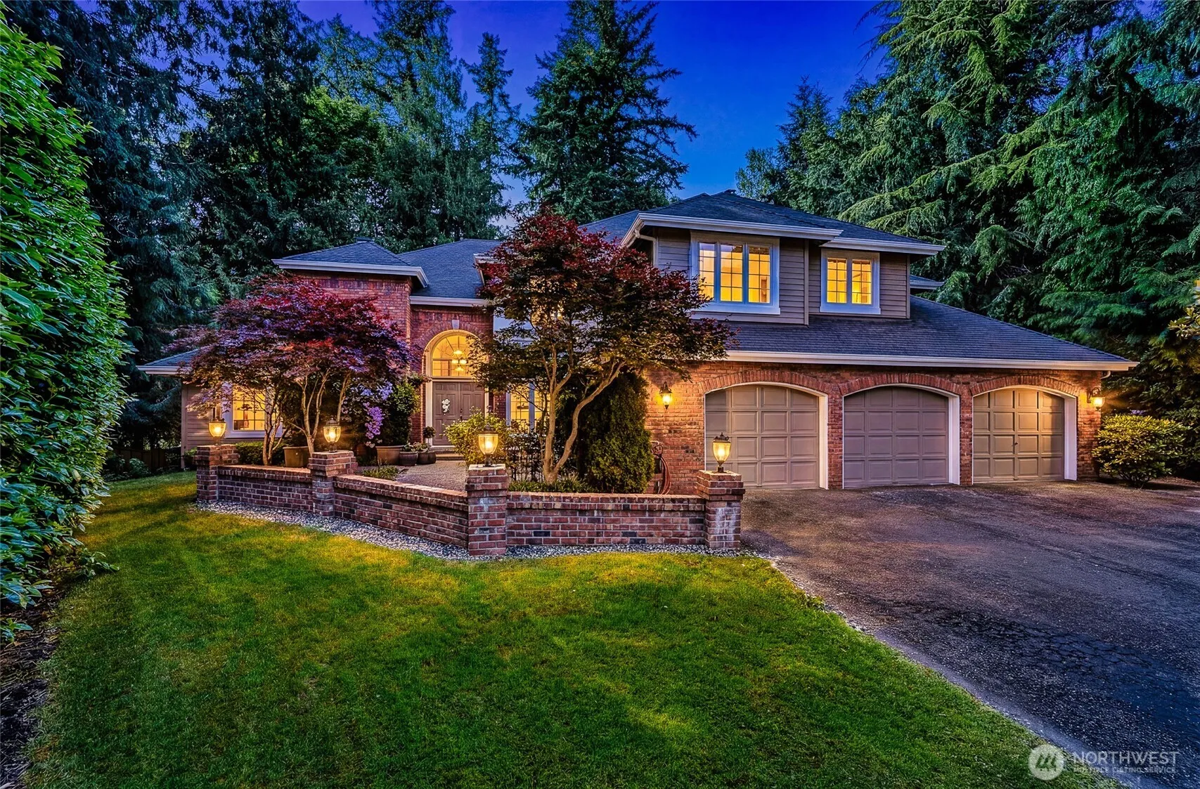 Property photo for 21310 Ne 101st Court, Redmond