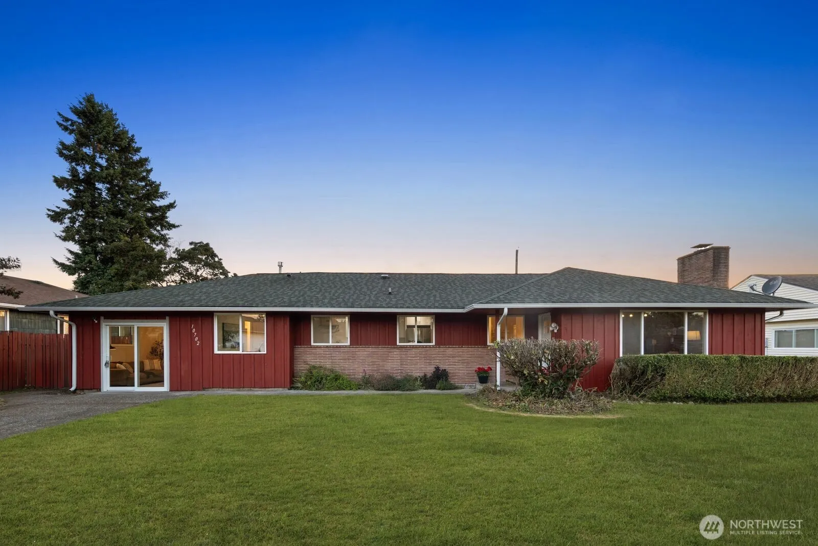 Property photo for 10702 Douglas Drive Sw, Lakewood