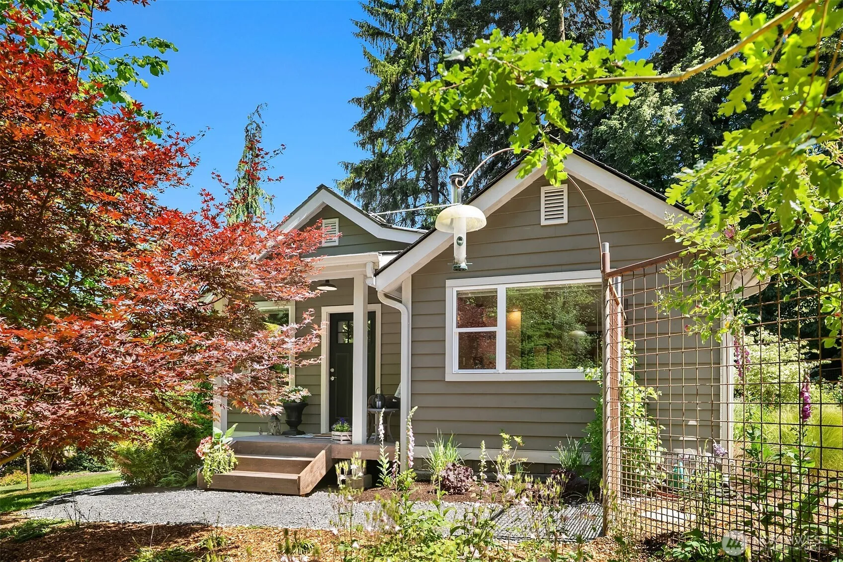 Property photo for 11323 E Riverside Drive, Bothell photo 2